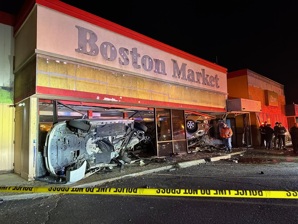 SUV crashes into former lingerie store near Boston Public Garden - The  Boston Globe