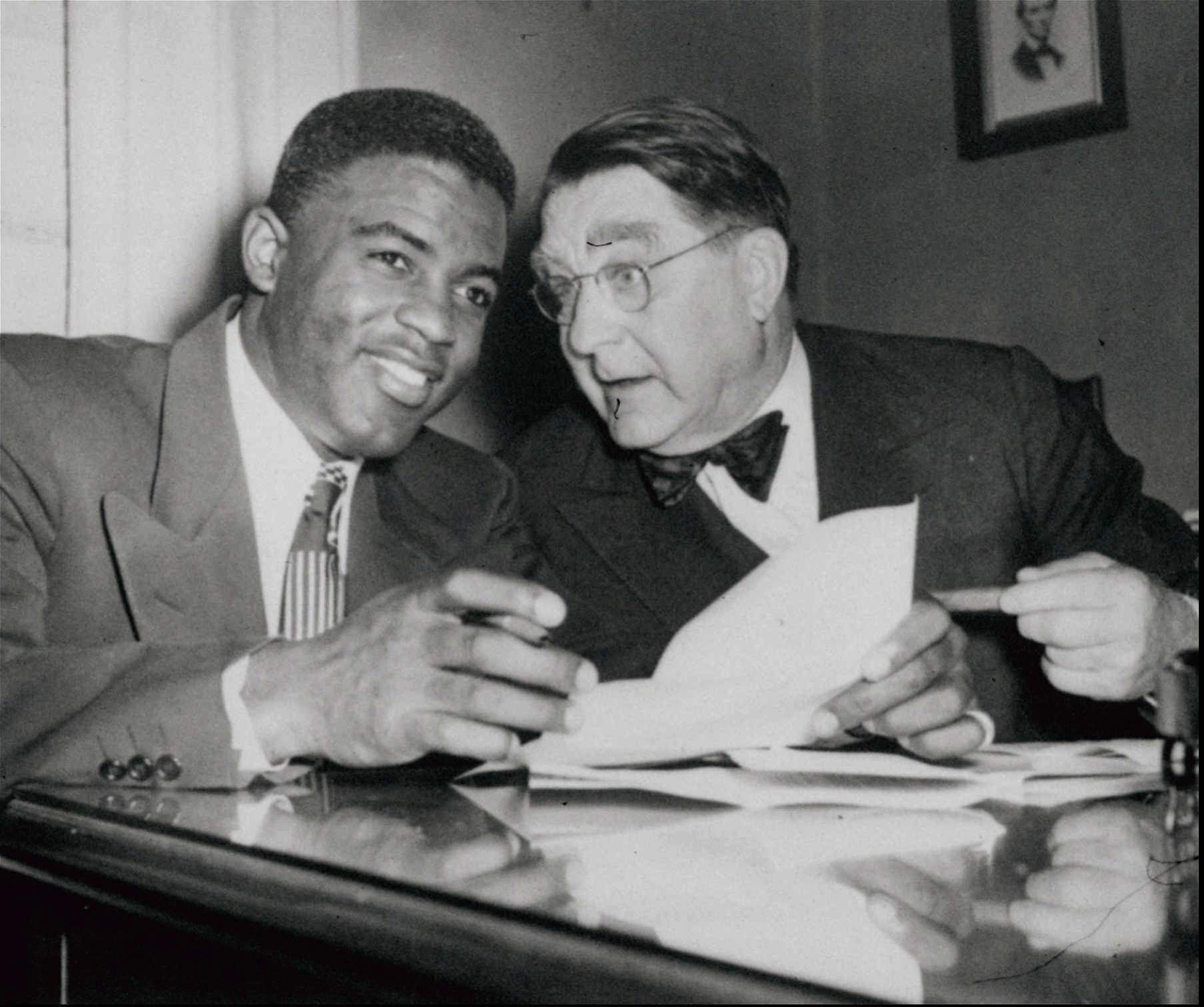 Negro Leagues Baseball Museum commemorates centennial – SportsLogos.Net News