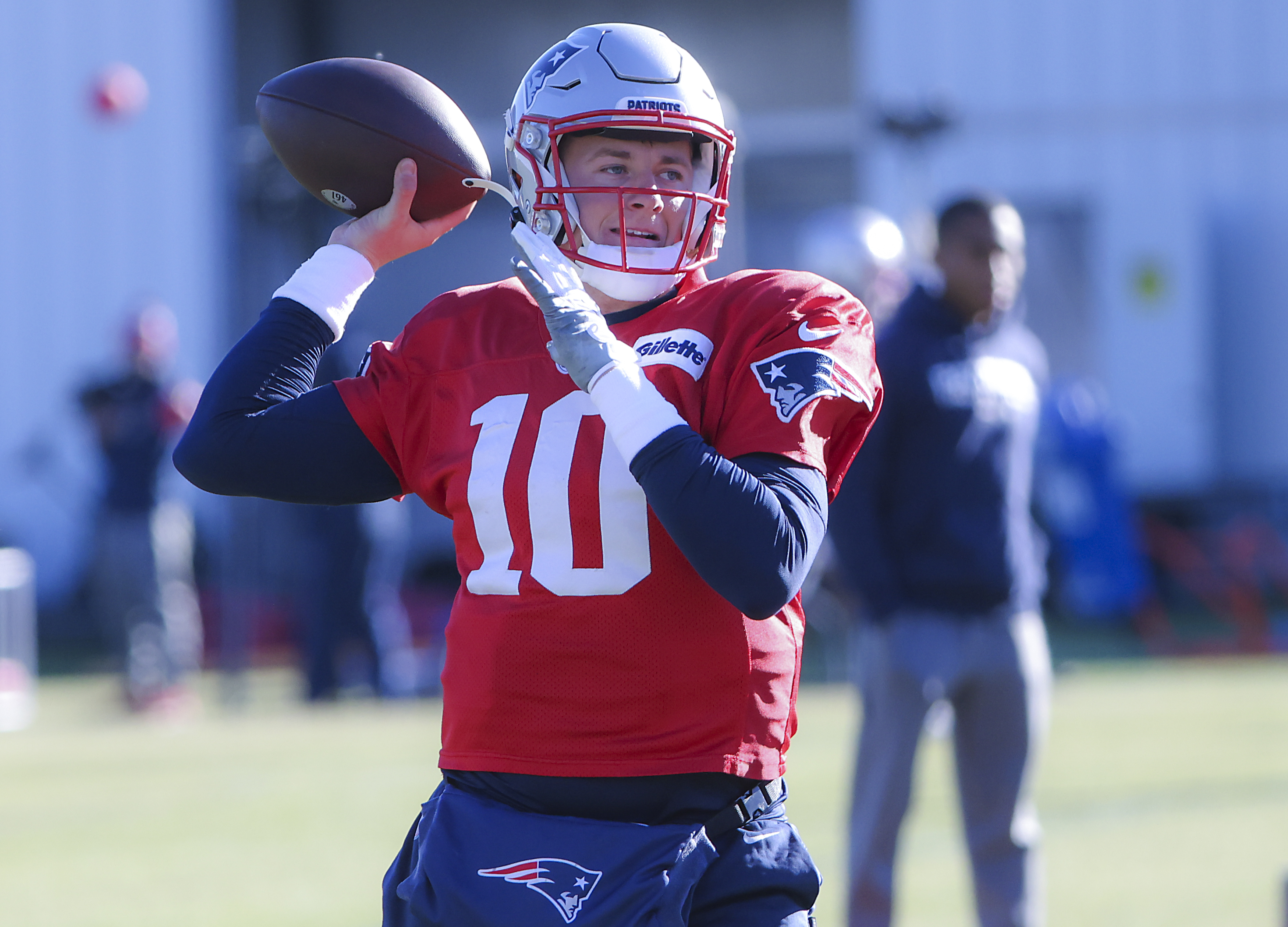 Tara Sullivan: Patriots quarterback Mac Jones can't see to complete a  comeback