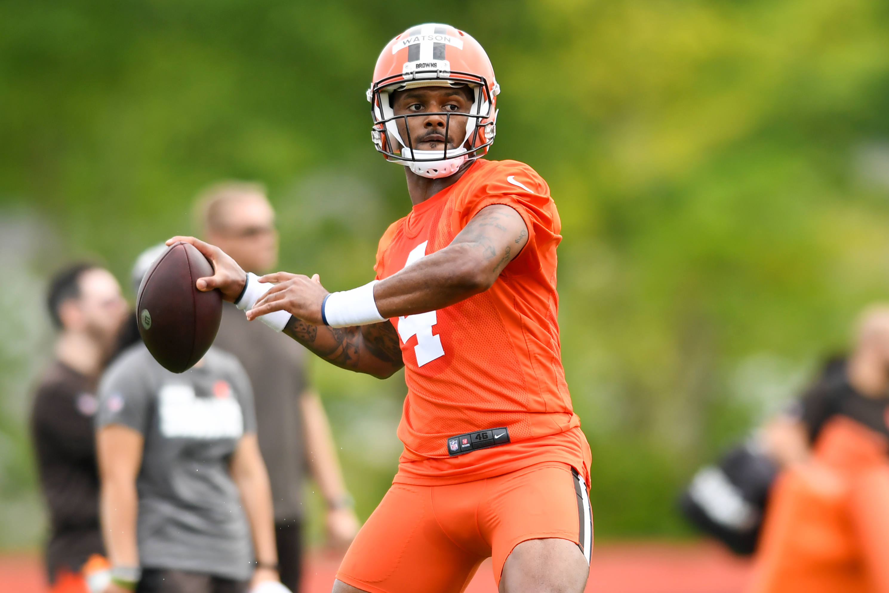 Browns' Jadeveon Clowney emotional in first game back in Houston