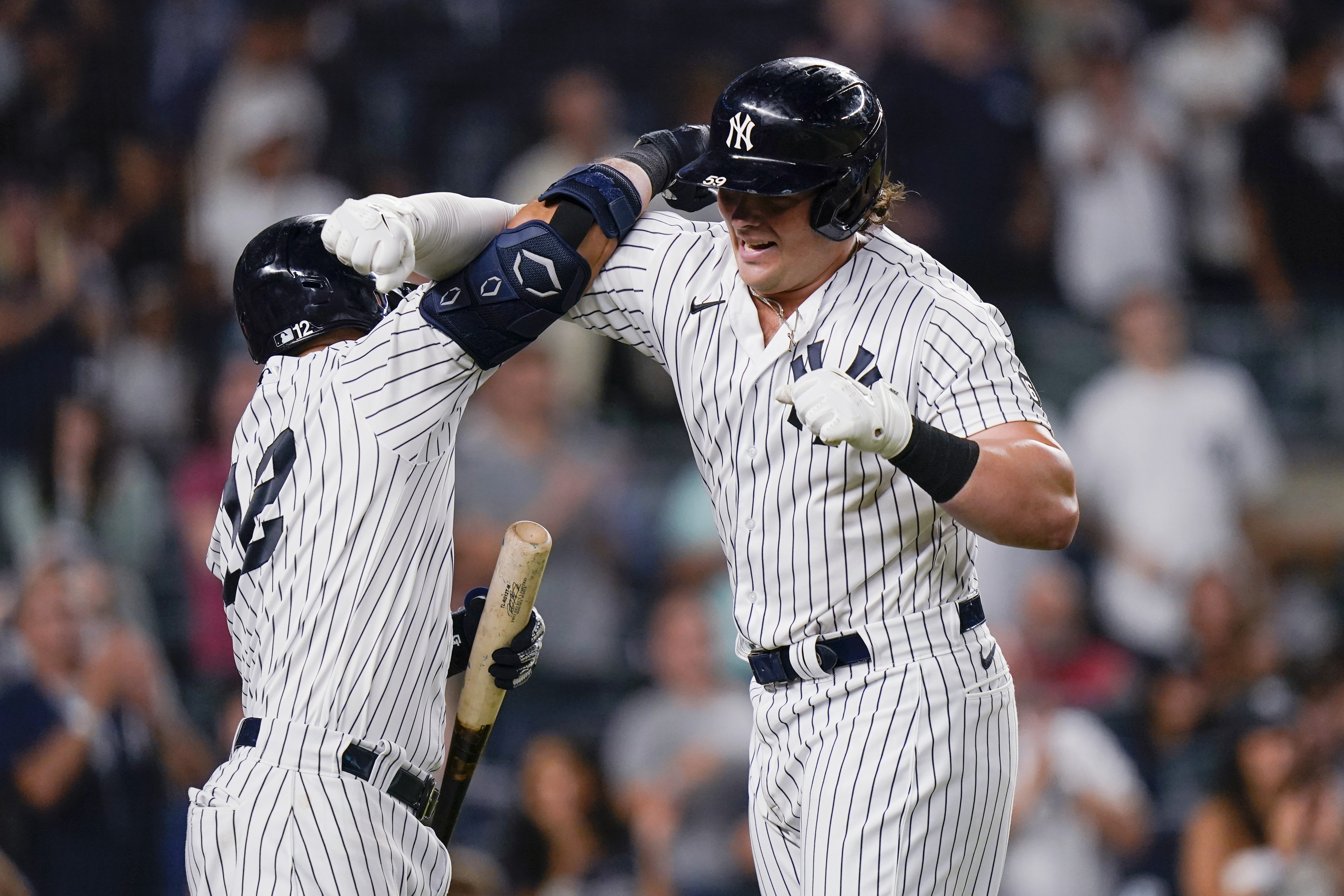 Luke Voit powers red-hot Yankees past Twins for eighth straight