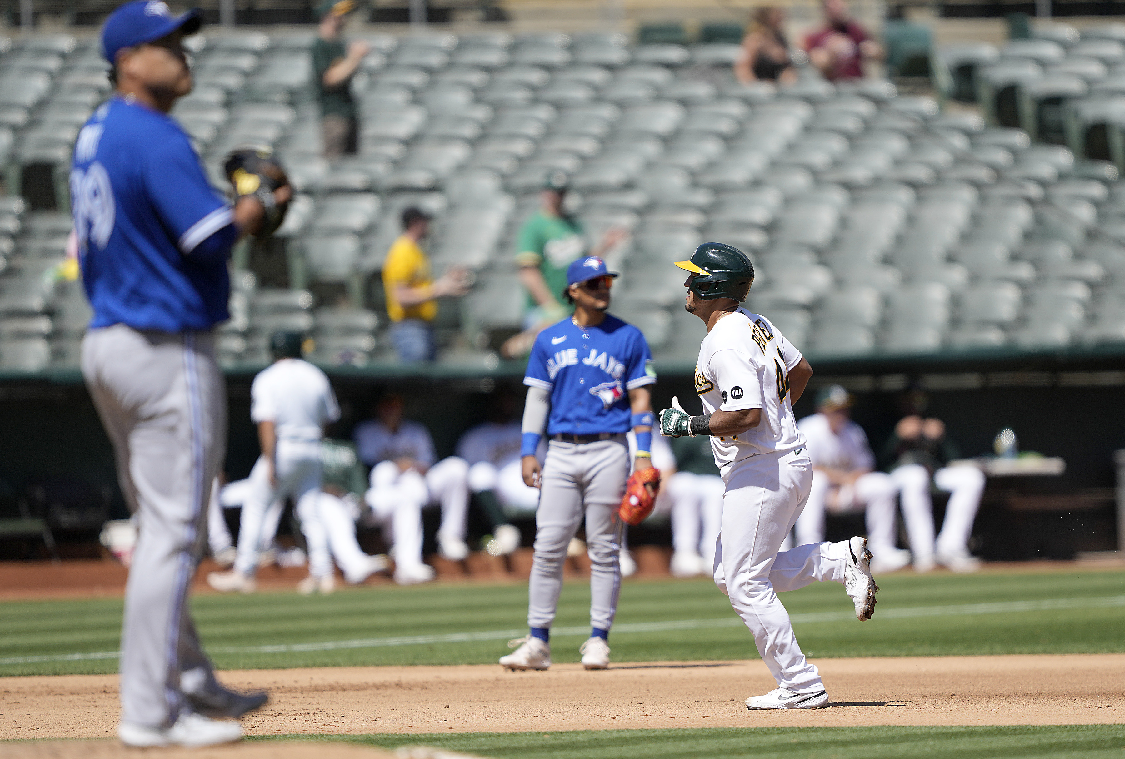 Athletics avoid series sweep by overpowering Hyun Jin Ryu, Blue