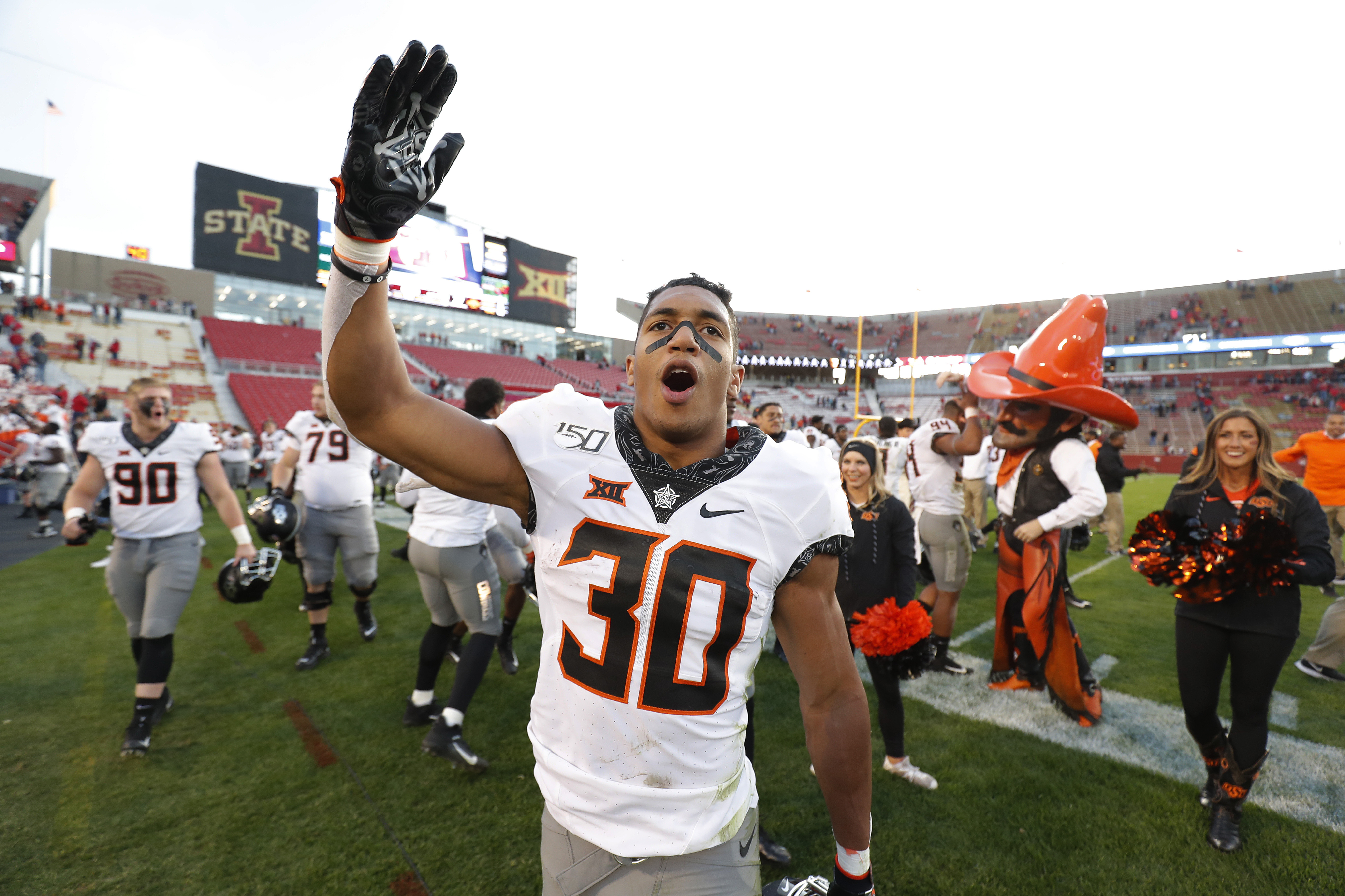 Mike Gundy meets with OK State players, commits to changes