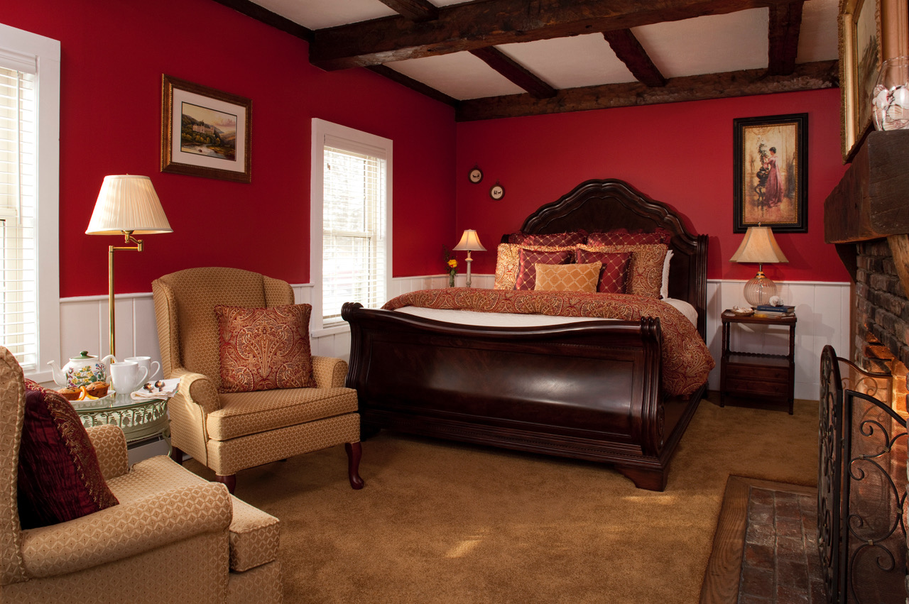 The 1802 House is offering some elements virtually, but hosting an array of fun, live festivities from Dec. 3 to 13.