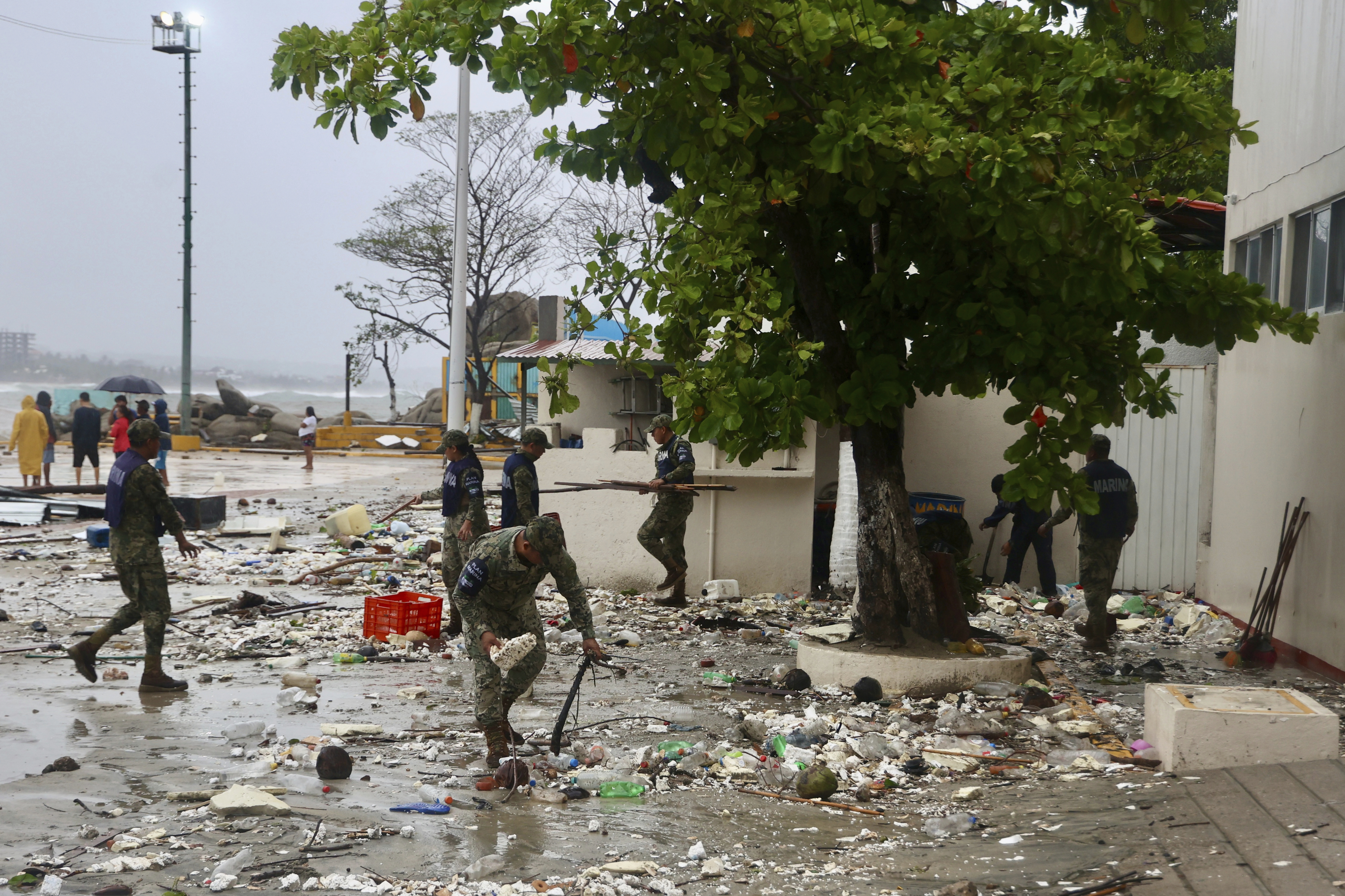 Erick makes landfall in western Mexico state as a Category 3 storm