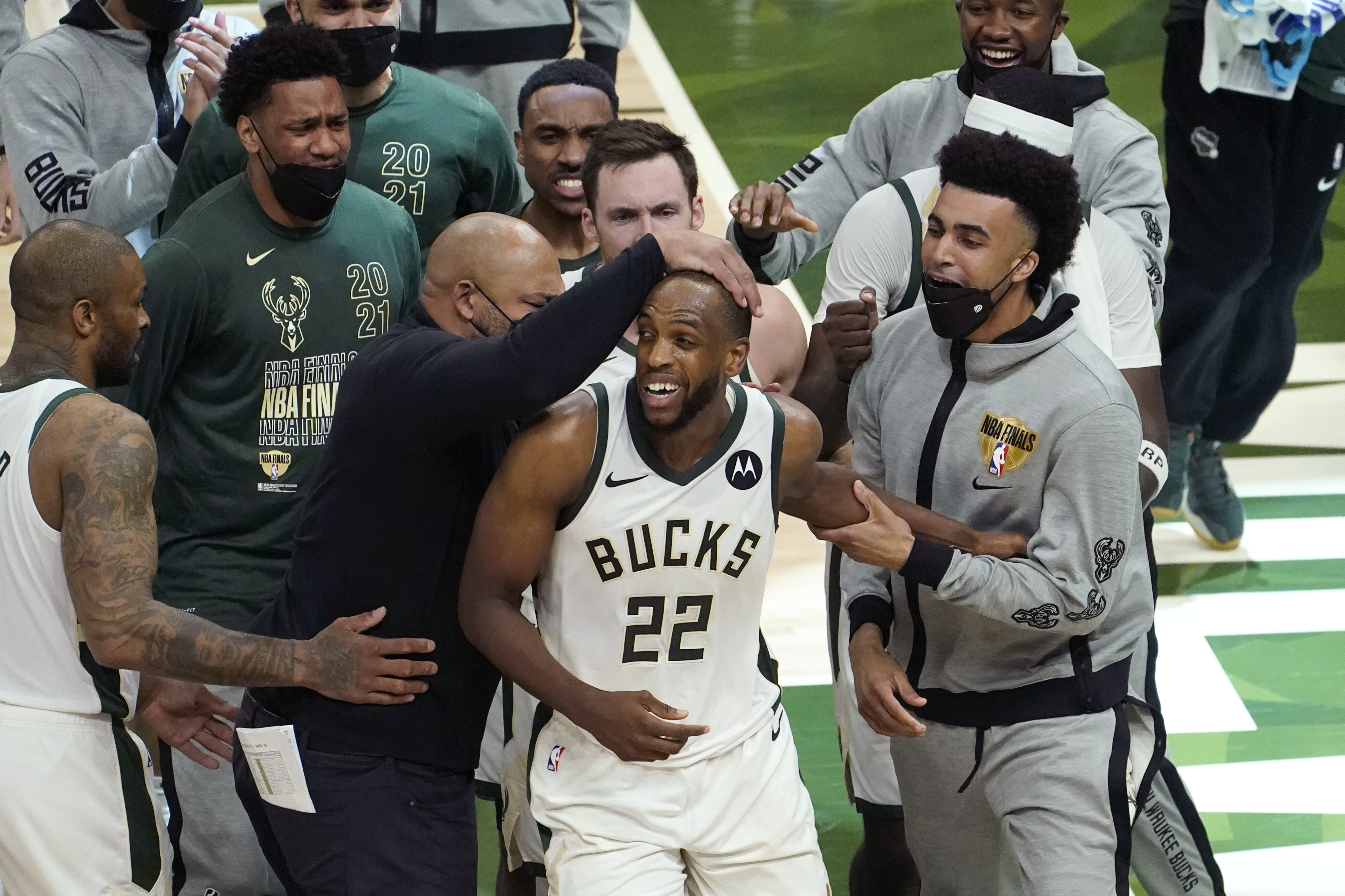 NBA 3-Point Contest 2019: Khris Middleton competes in star-studded