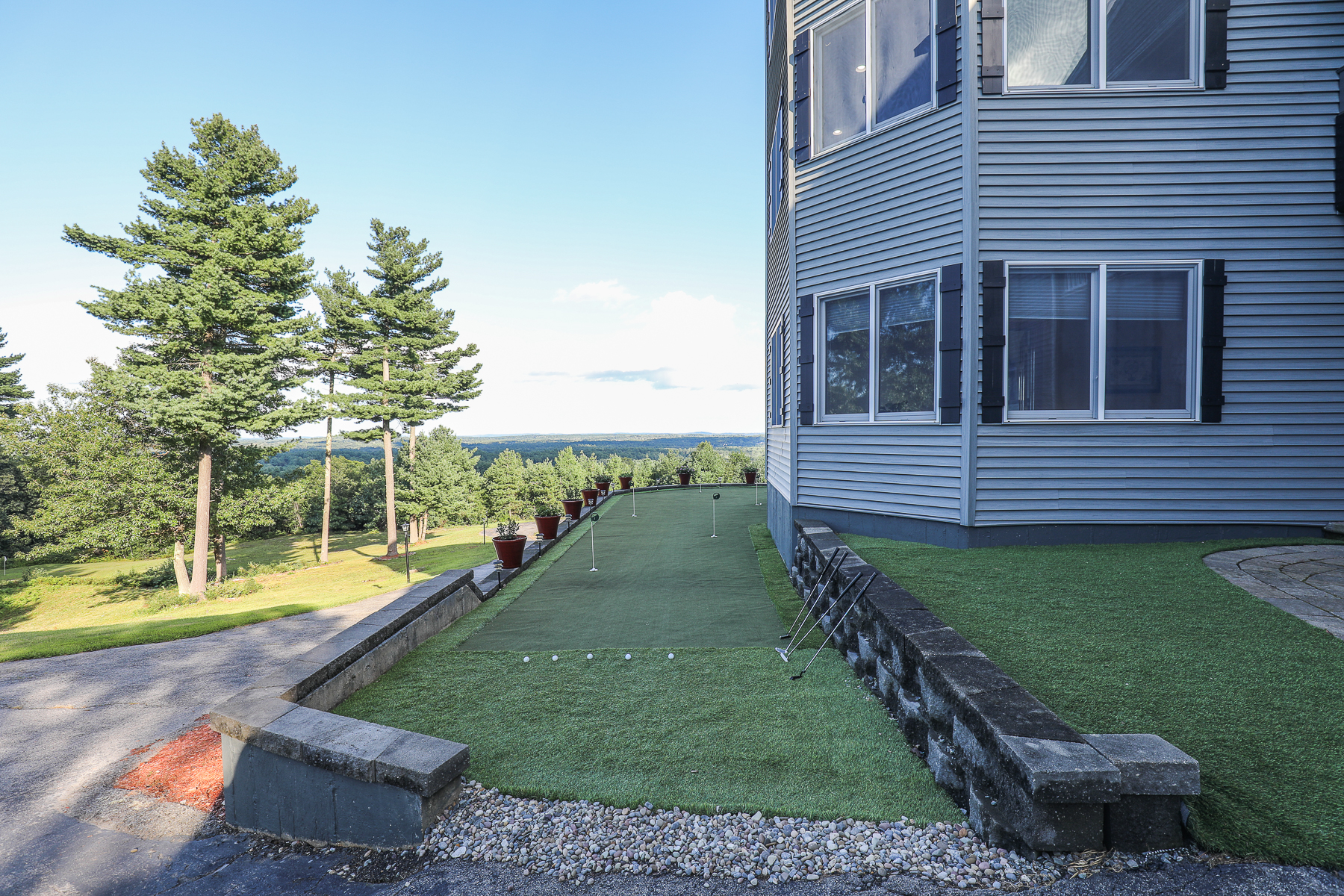 23-scenic-drive-pelham-putting-green