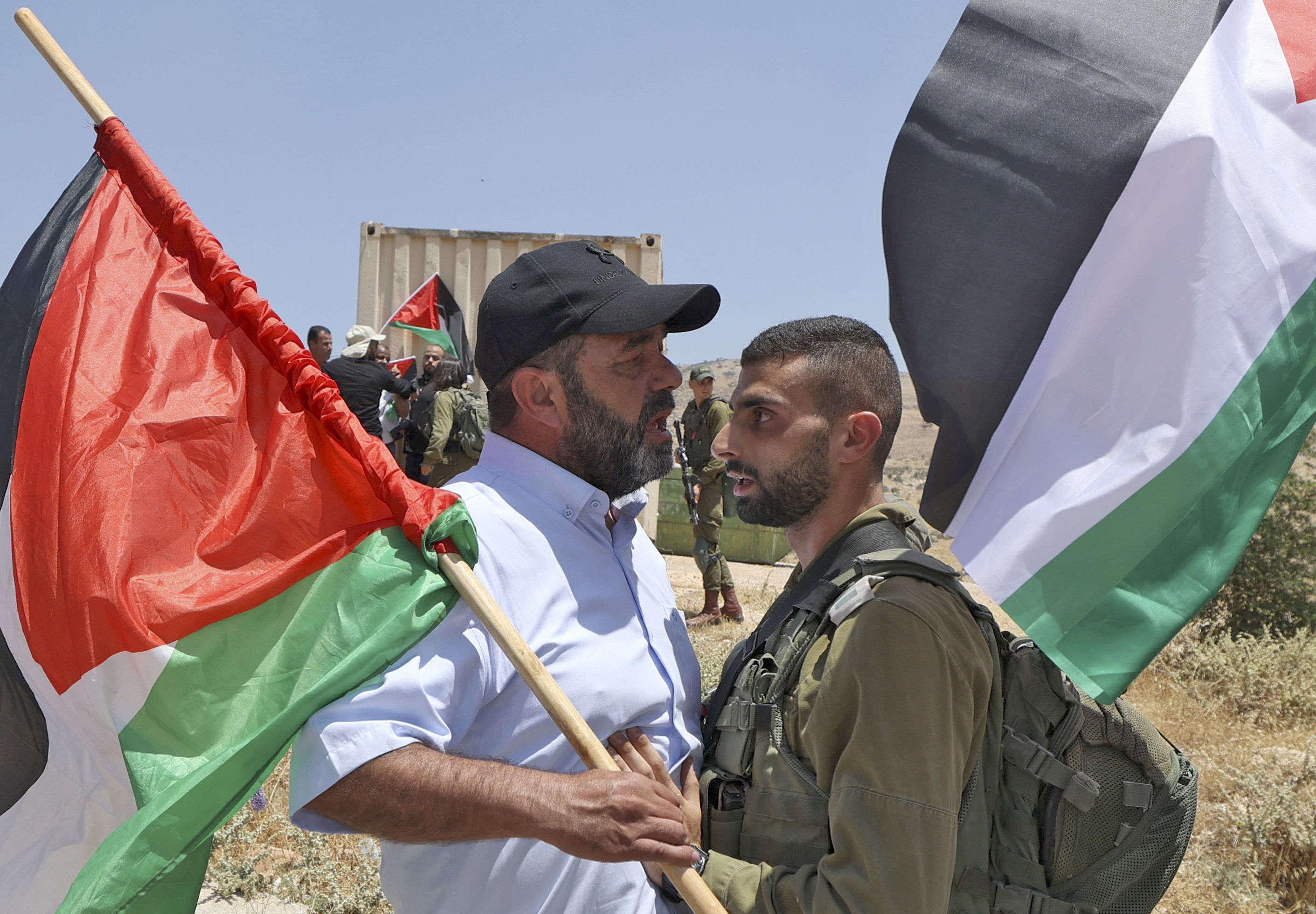 Israeli nationalists wage battle against Palestinian flag - The Boston Globe