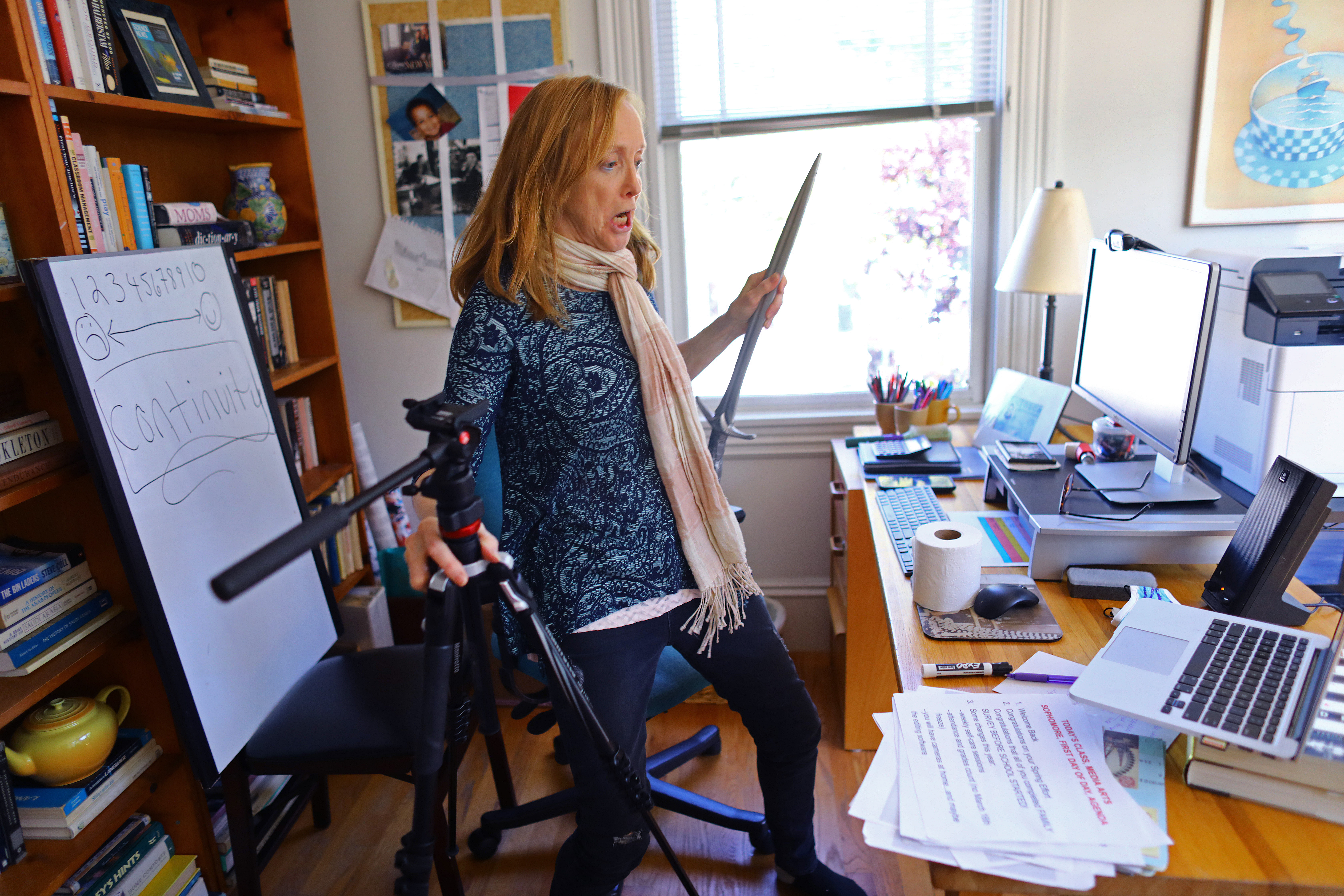Linda Garmon illustrated for her students the concept of continuity.