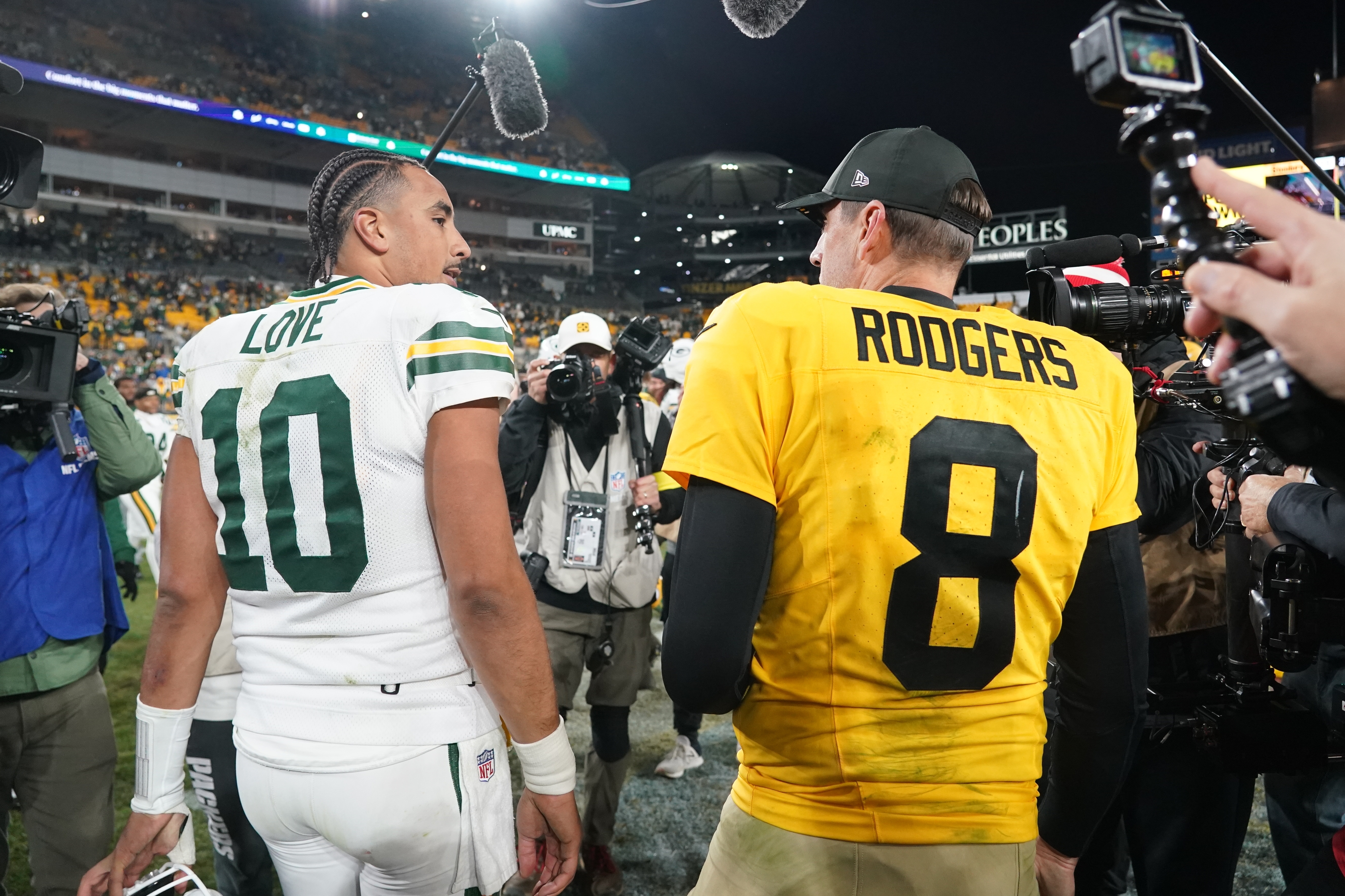 Rodgers, Steelers fall short in QB reunion as Love, Packers roll