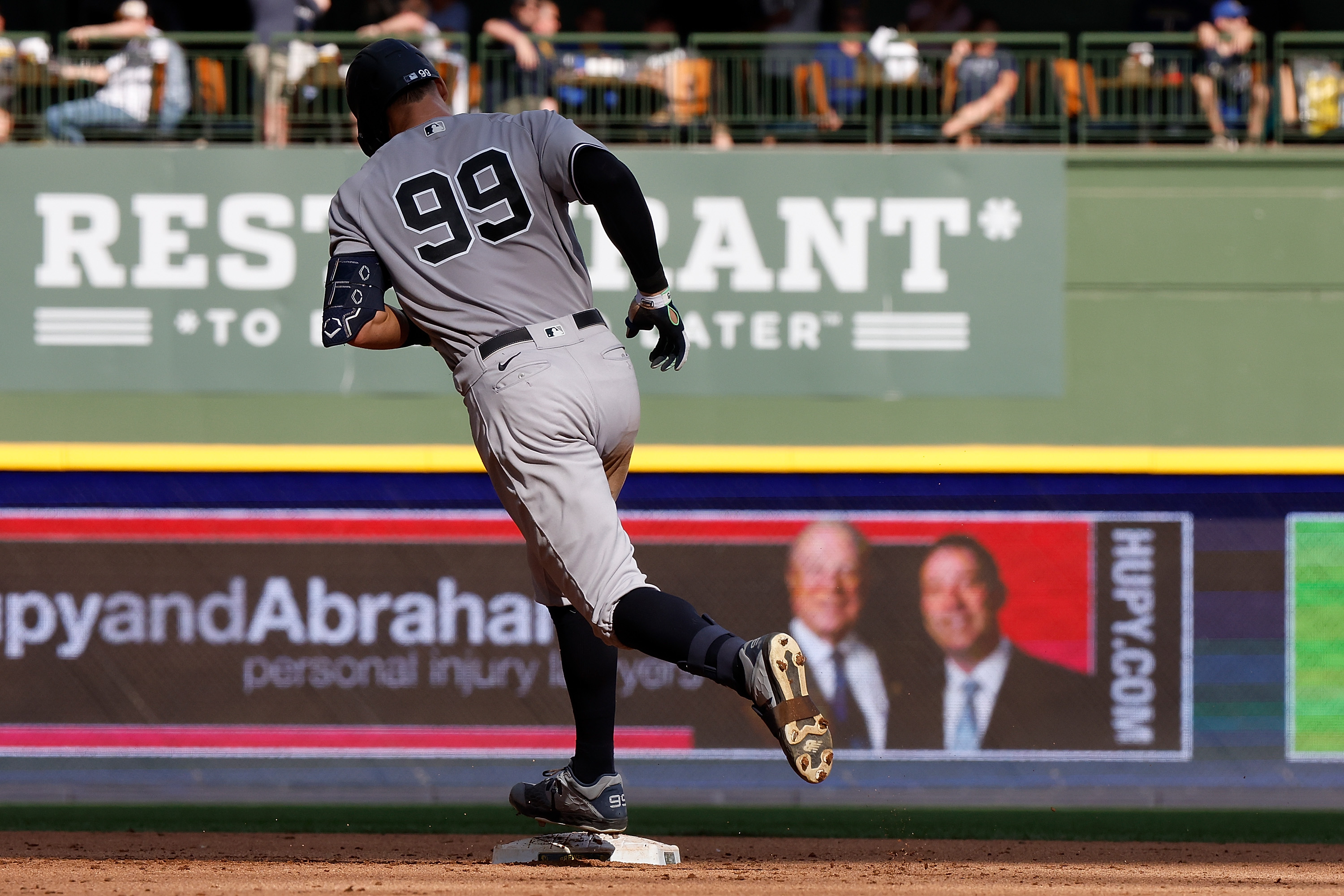 Aaron Judge's record quest reminds us of what the home run chase