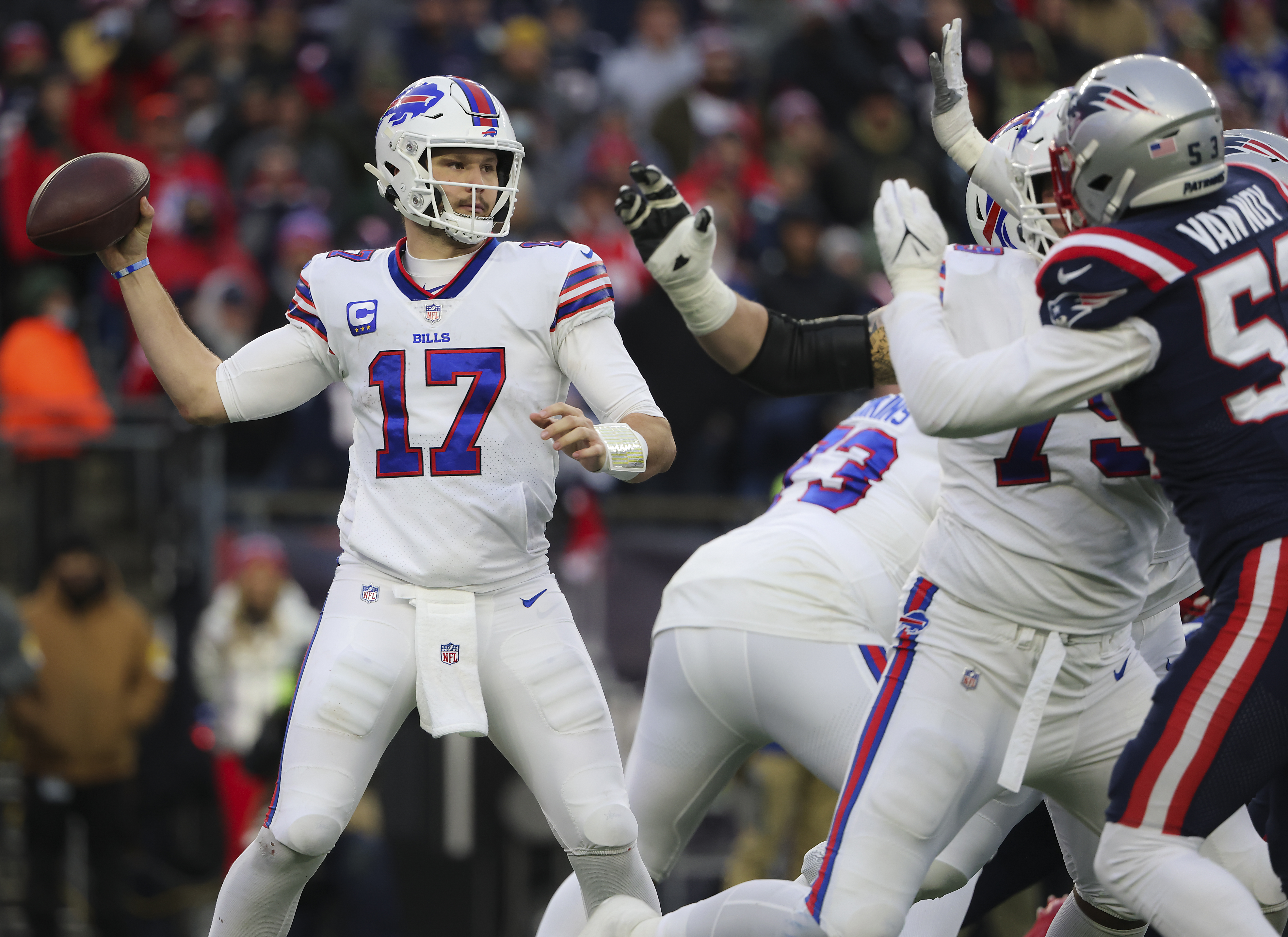 WATCH: Isaiah McKenzie welcomes Christmas dinner hosts to Bills game