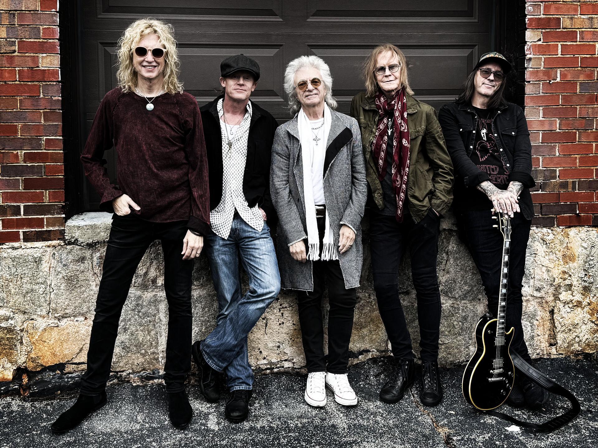 Tom Hamilton of Aerosmith talks about his new band, Close Enemies