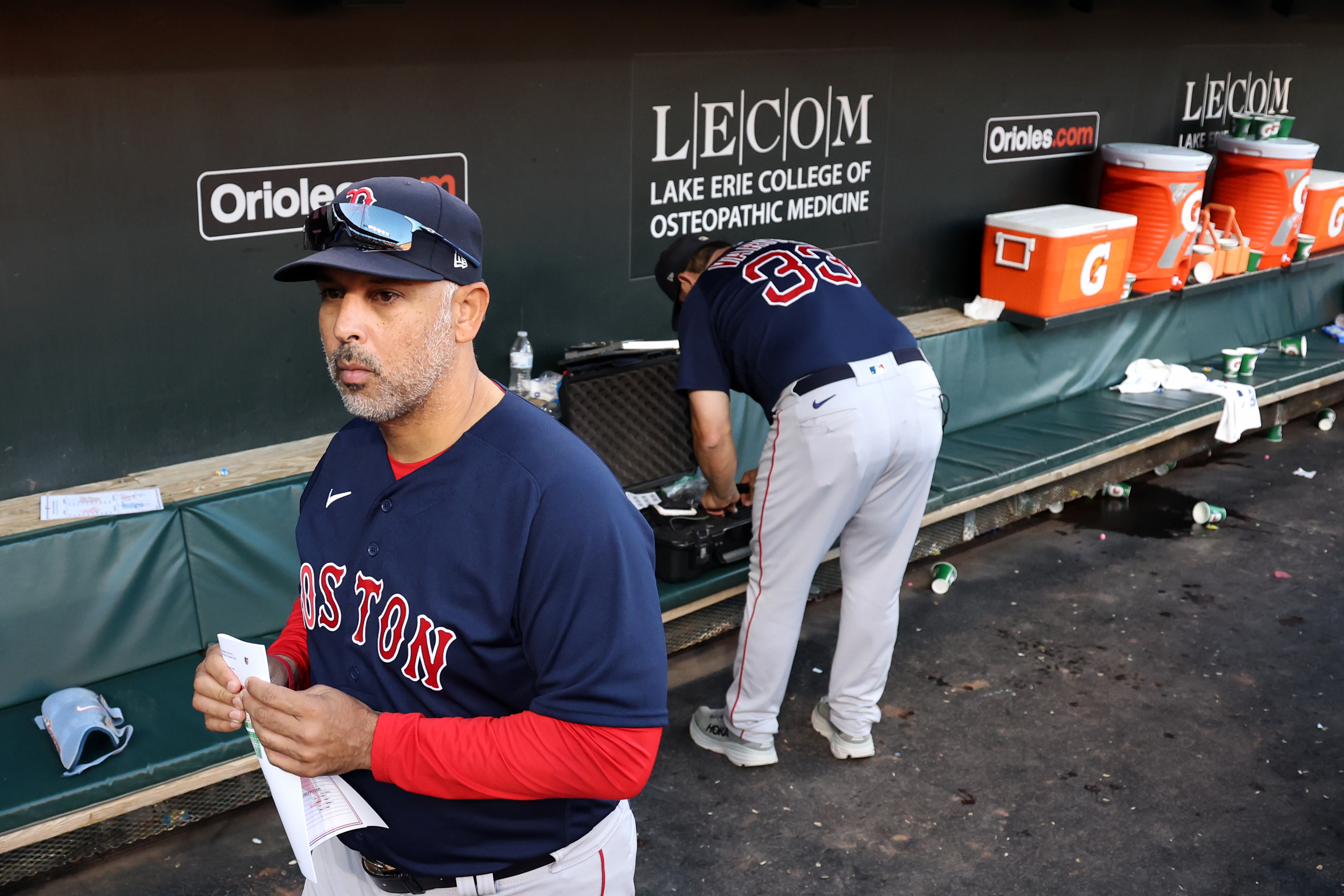 White Sox pull Robert after not hustling to 1st on grounder