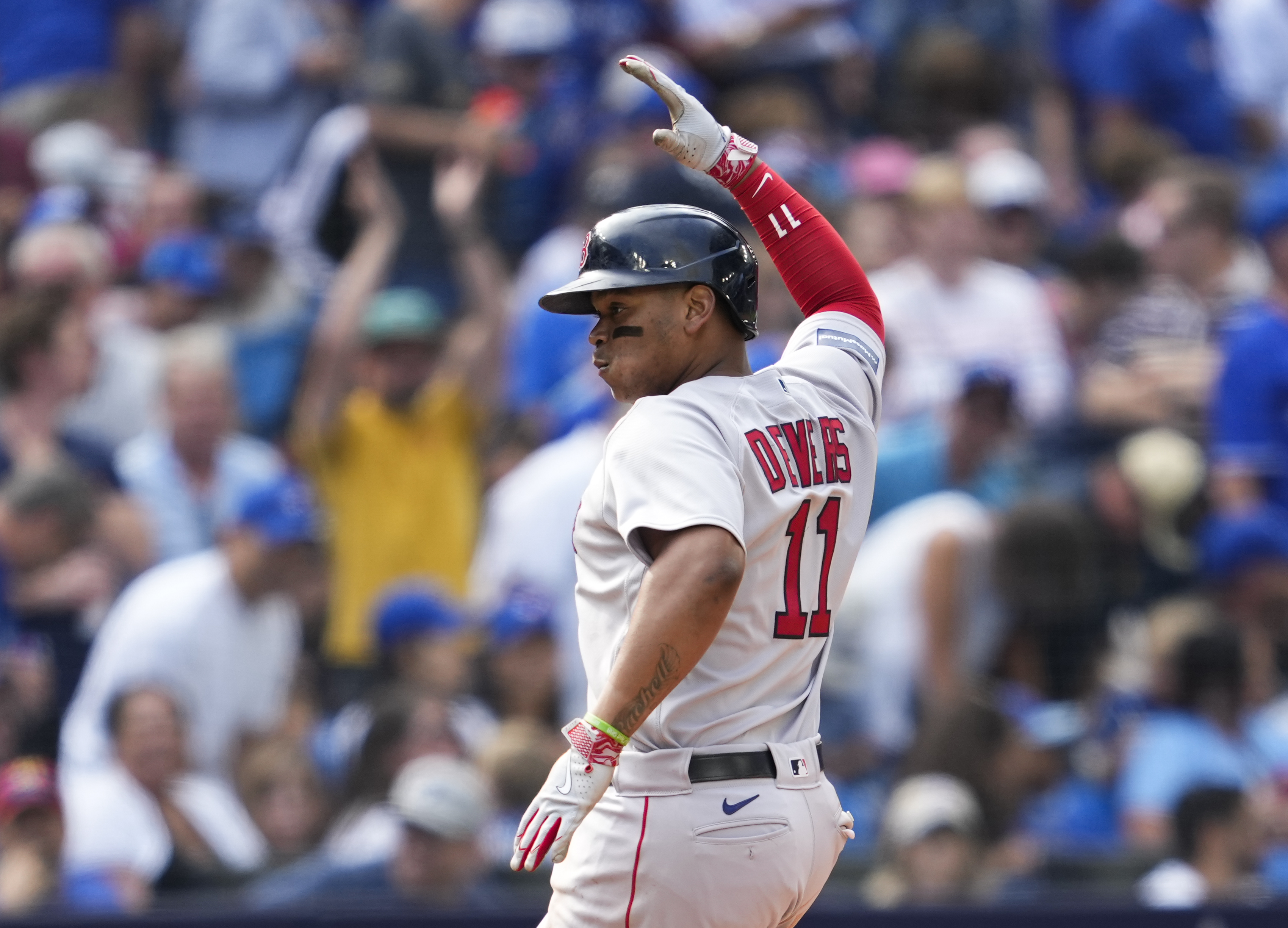 Devers hits 20th home run as Red Sox beat Blue Jays 7-6