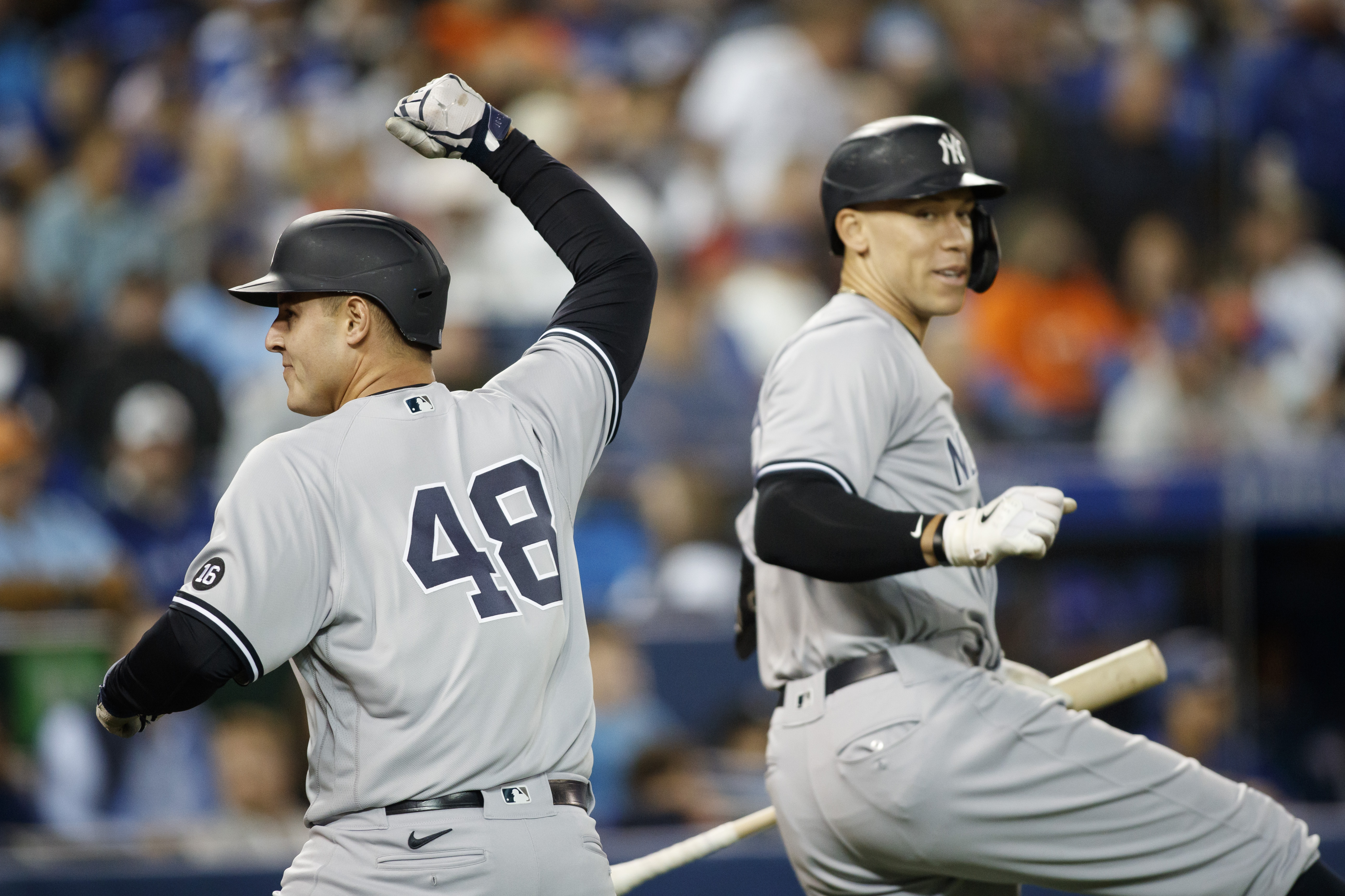 Judge hits fourth homer of the series to lead Yankees over Blue