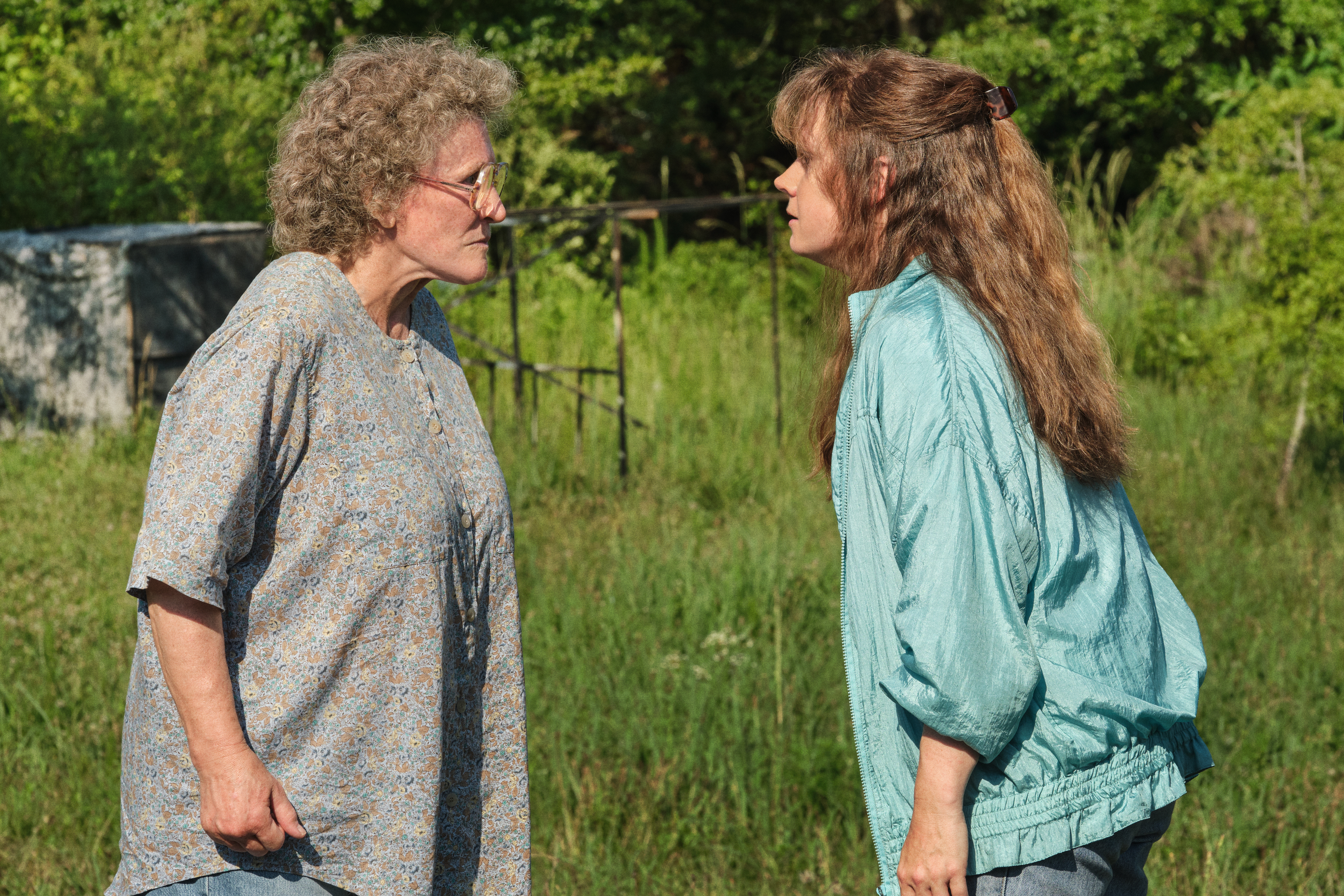 Glenn Close (left) and Amy Adams in "Hillbilly Elegy."