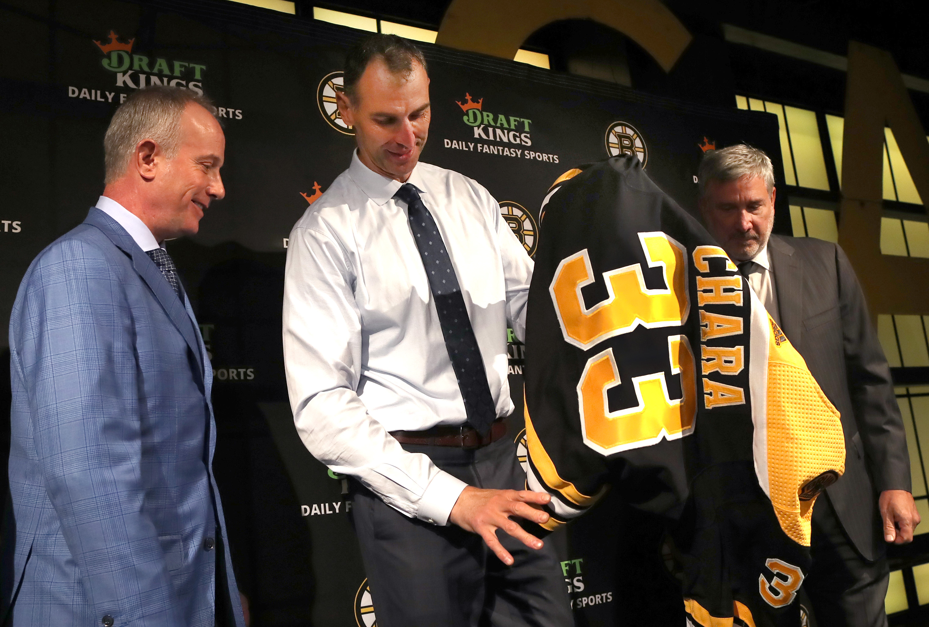 Ageless Zdeno Chara is honored before Bruins' victory - The Boston