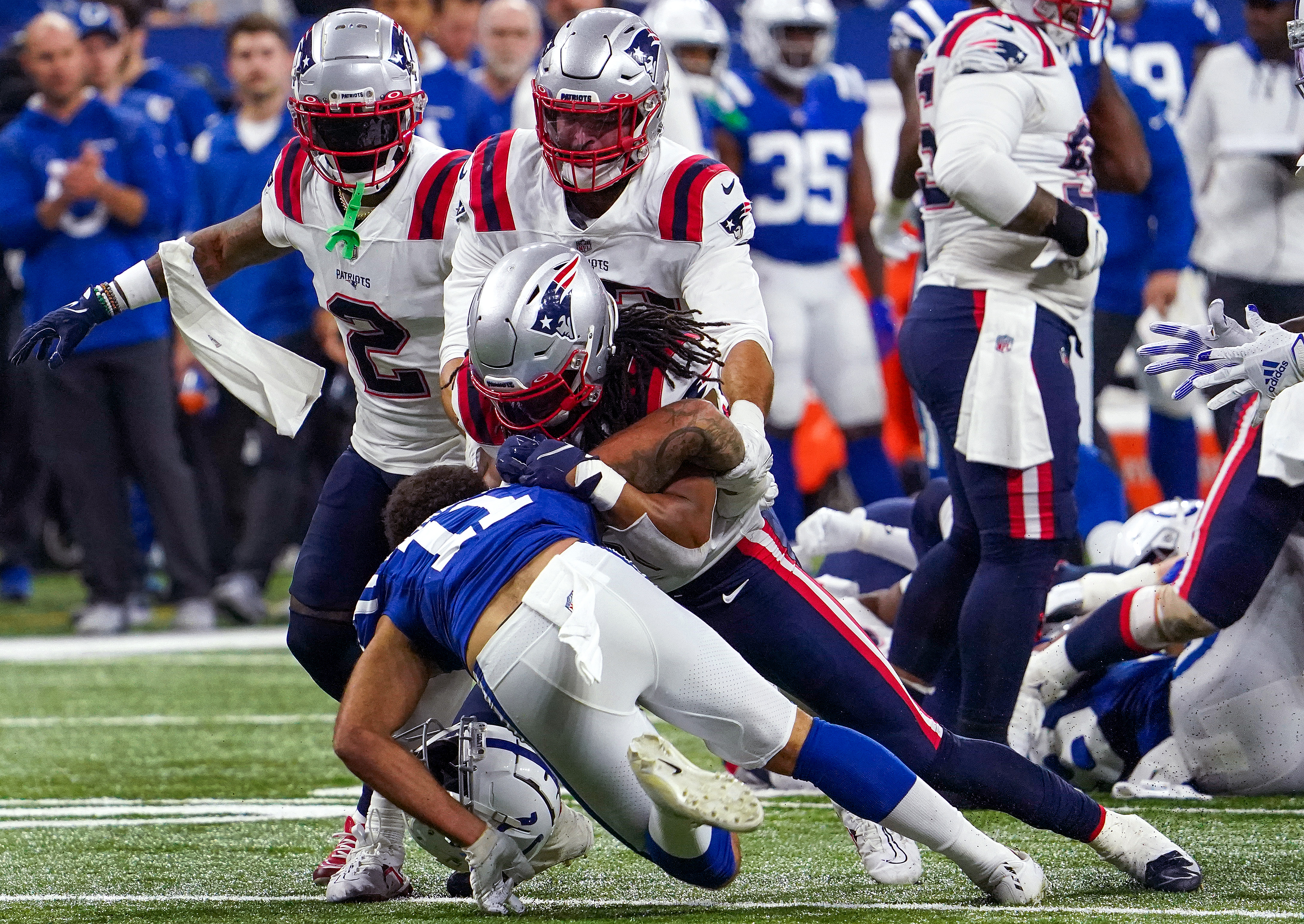 Sloppy, slow-starting Patriots couldn't stop Jonathan Taylor as