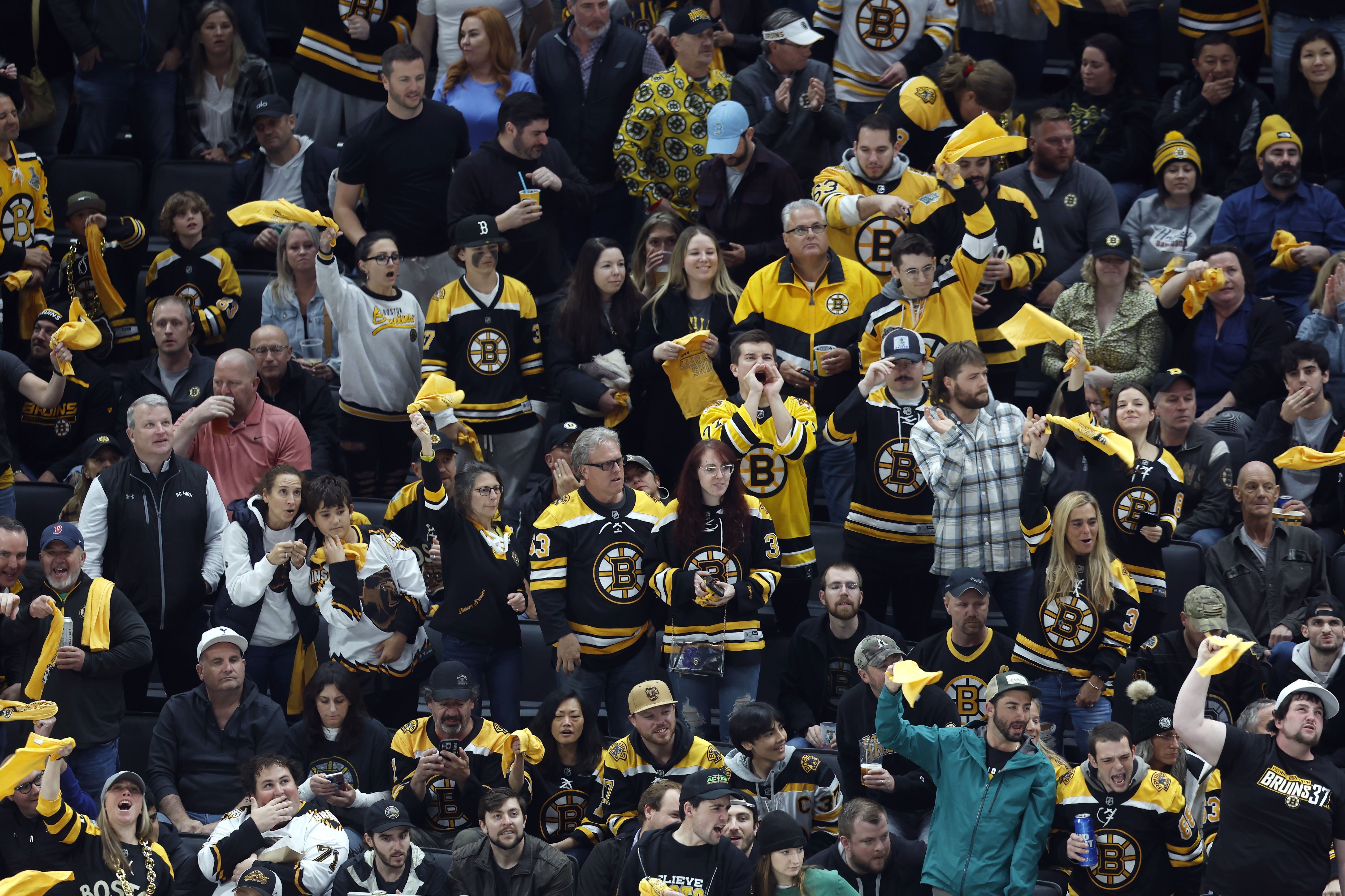 Boston Bruins Youth 2022 NHL Hockey Fights Cancer T-Shirt - White