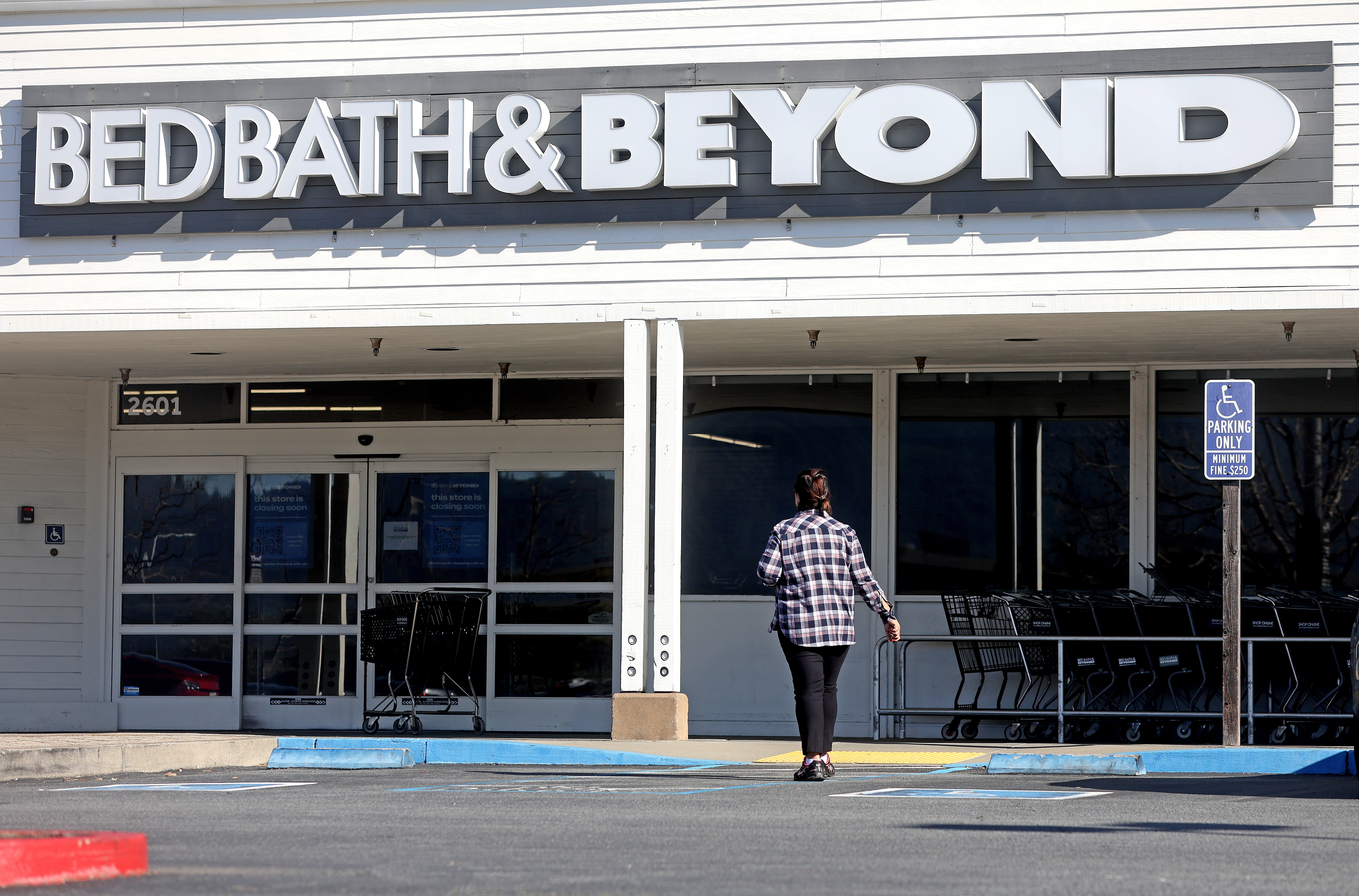 Bed Bath & Beyond to liquidate all stores, files for bankruptcy