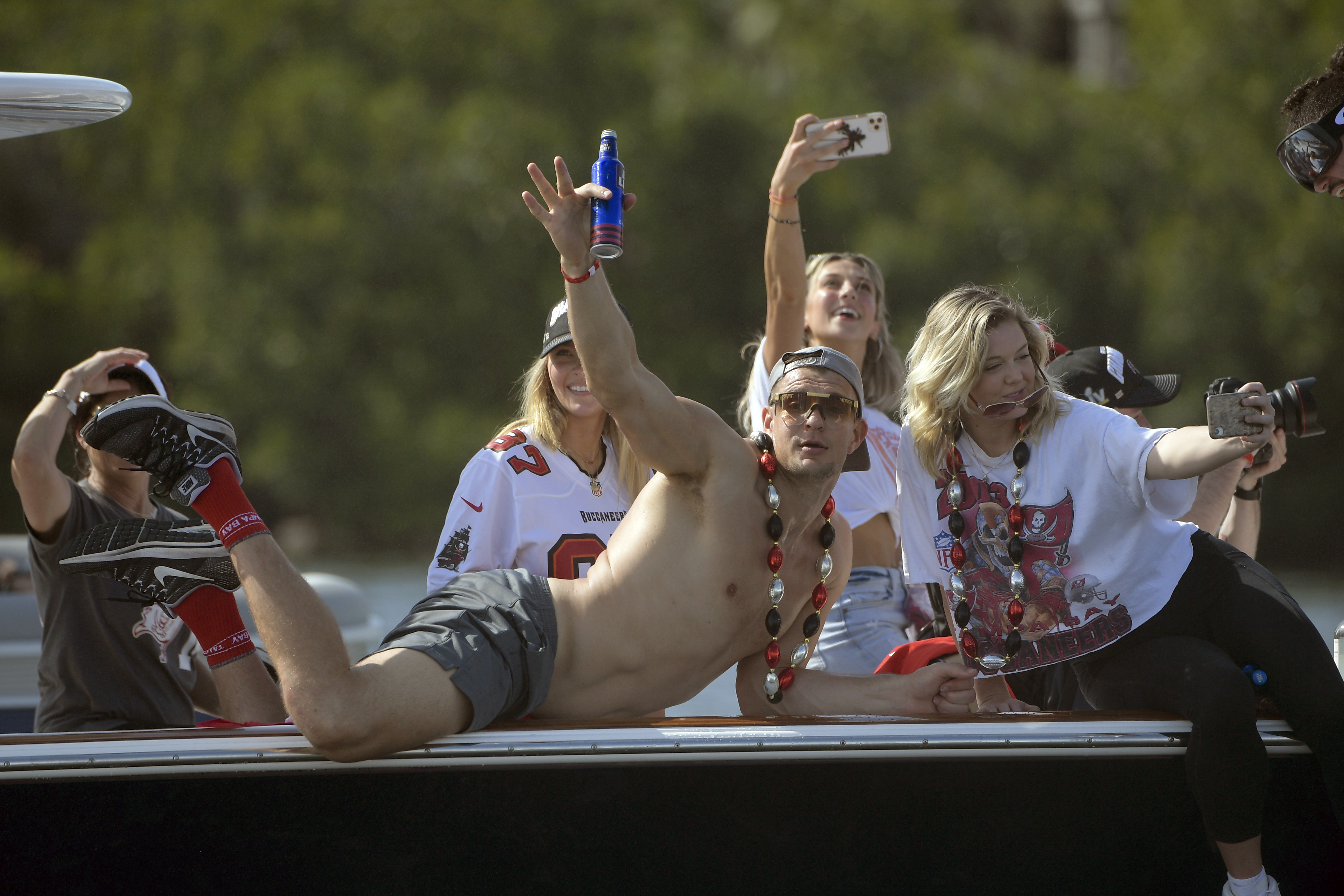 Tom Brady Drives His Own Boat During Bucs' Championship Parade