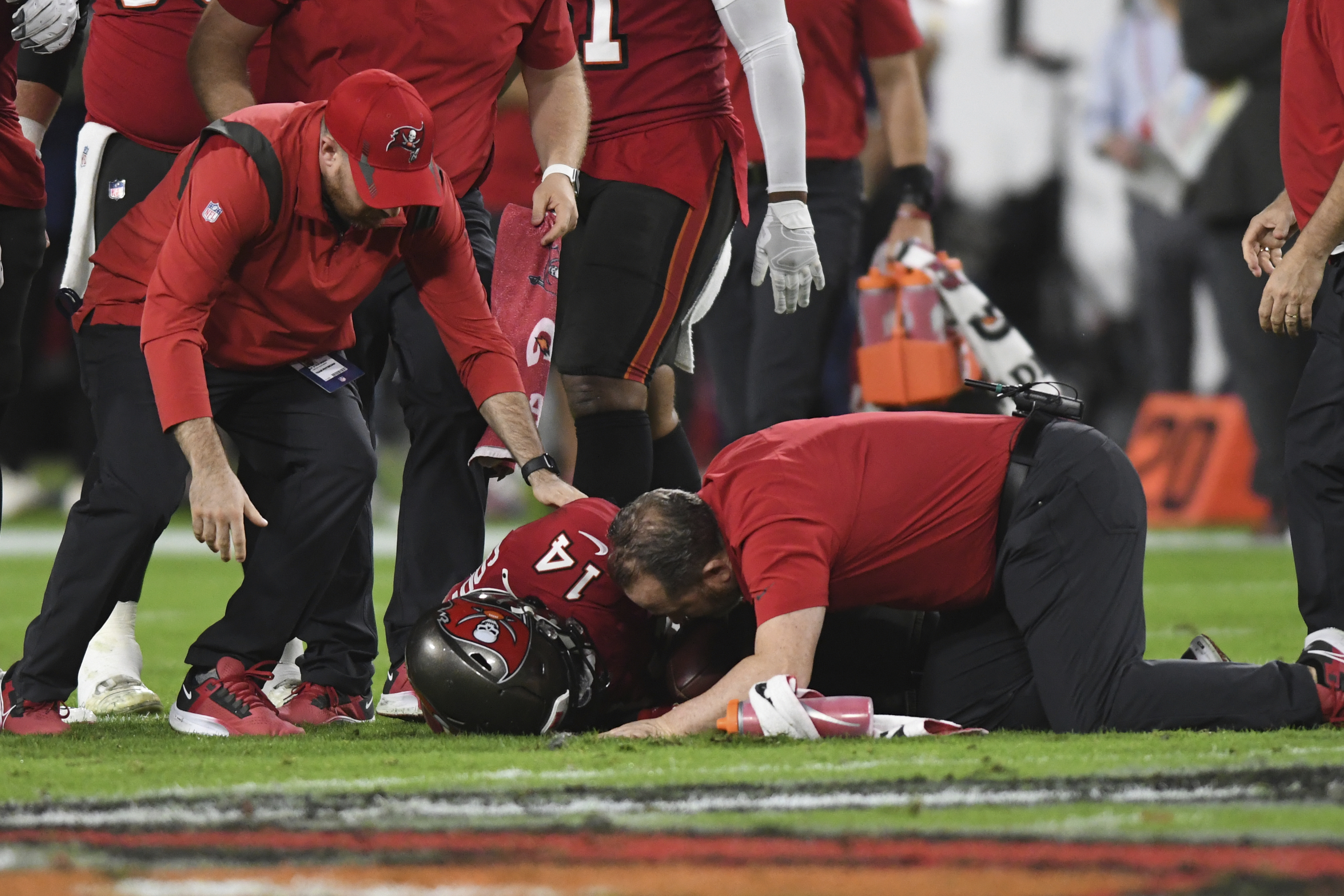 Bucs' Godwin out for season with torn ACL in right knee