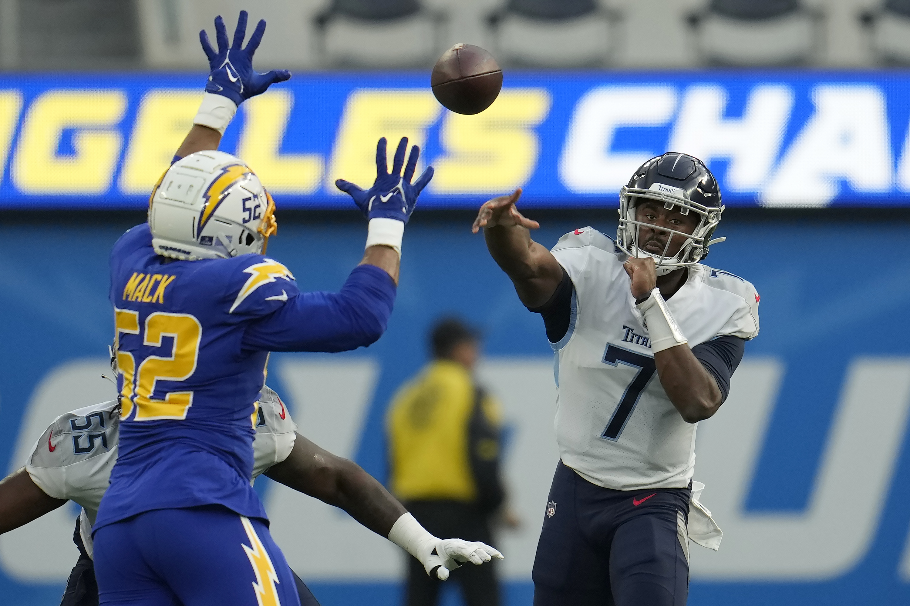 Titans quarterback Ryan Tannehill is out vs. Texans; rookie Malik Willis to  start - The Boston Globe