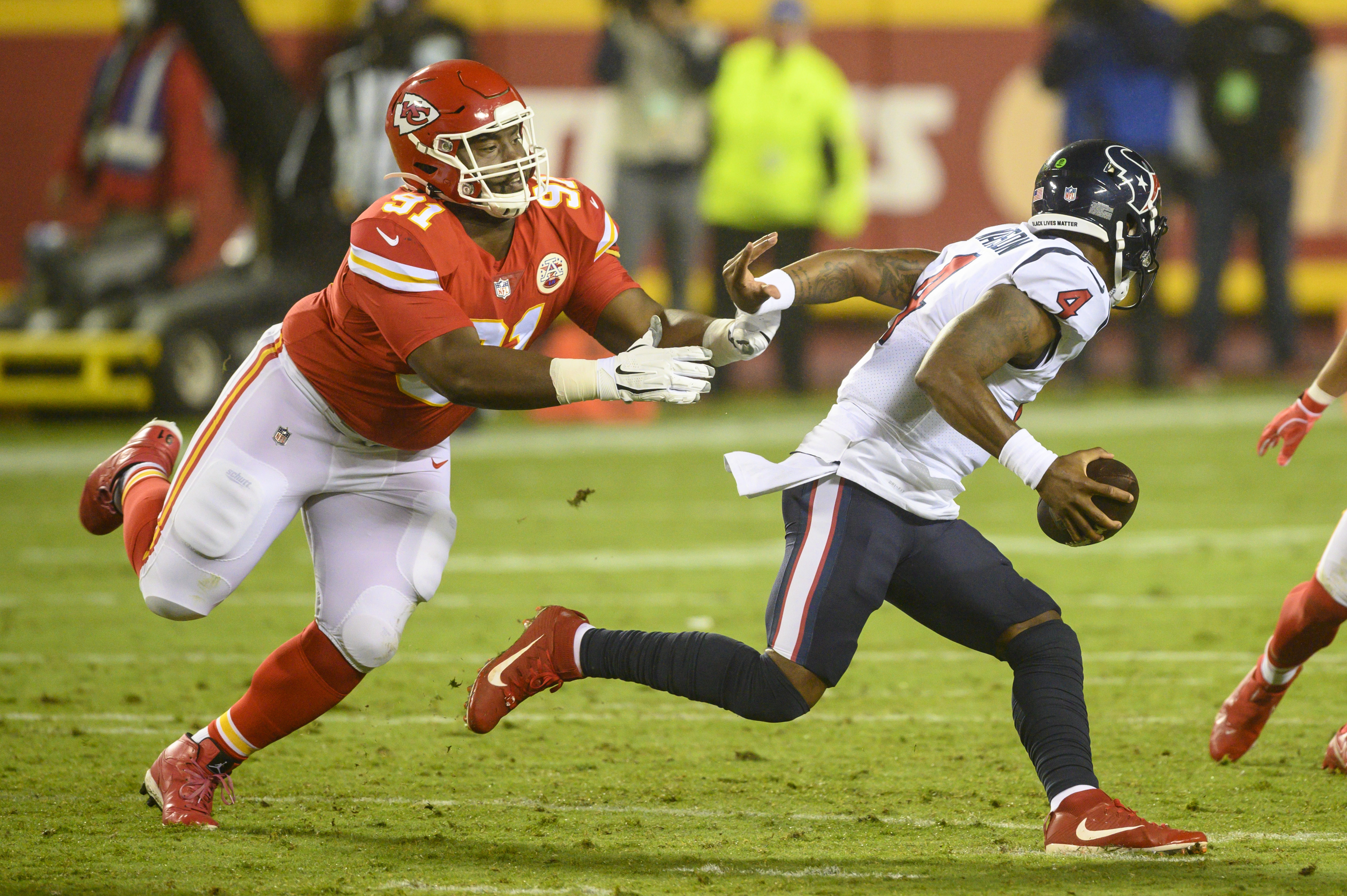 Chiefs begin title defense with 34-20 victory over Texans