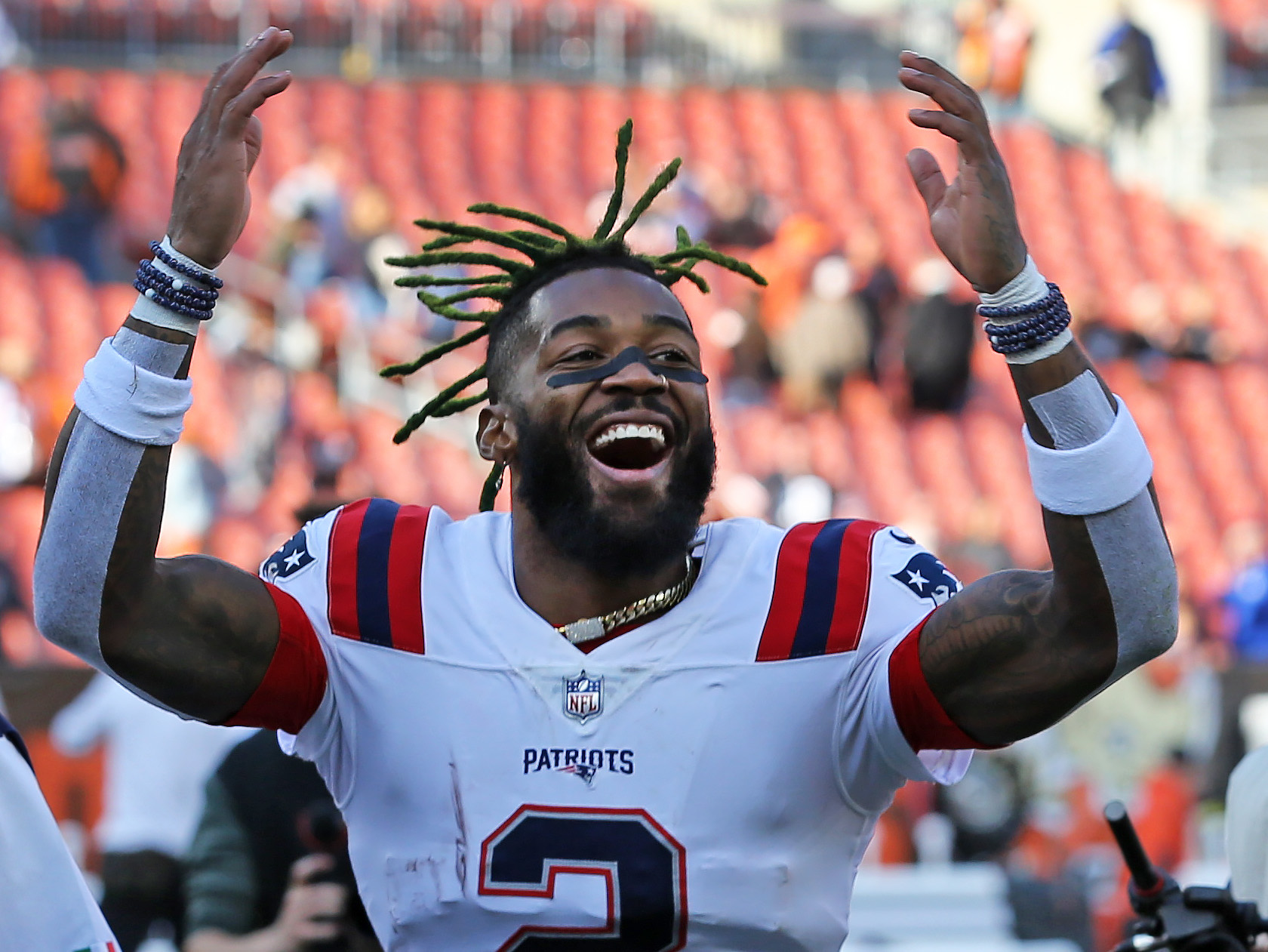 \ud83d\udea8Jalen Mills is back with the Patriots! \u201cWith plans to move him back to  play Safety\u201d \ud83d\udc40 CONTRACT\ud83d\udcb0: 1 year worth up to $6.1 million. | Instagram