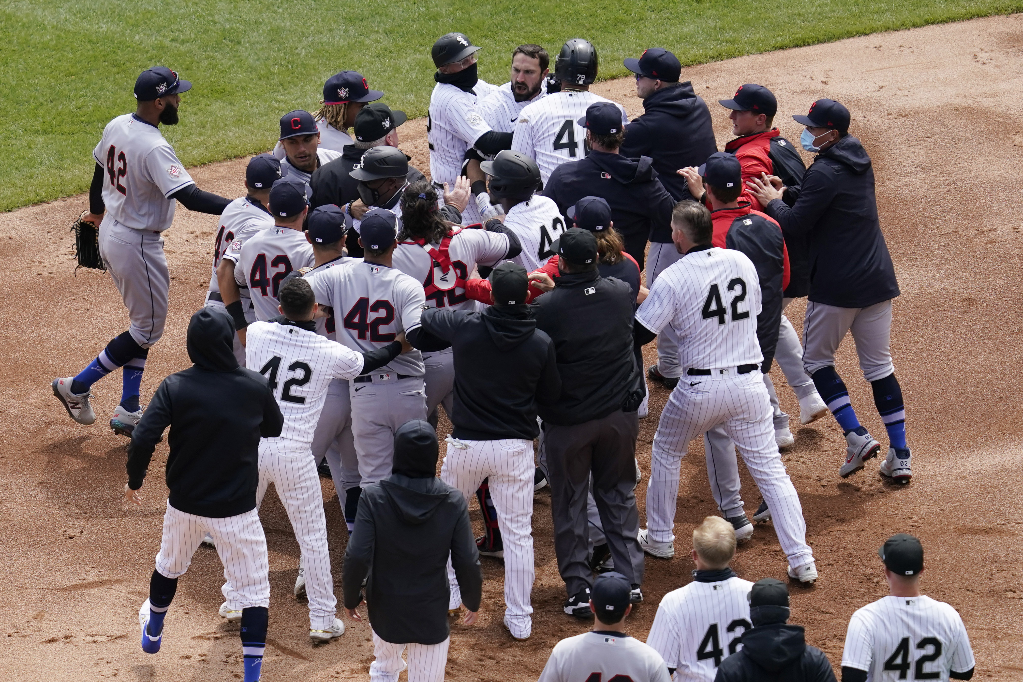 After getting no hit, Indians bounce back to beat White Sox - The Boston  Globe