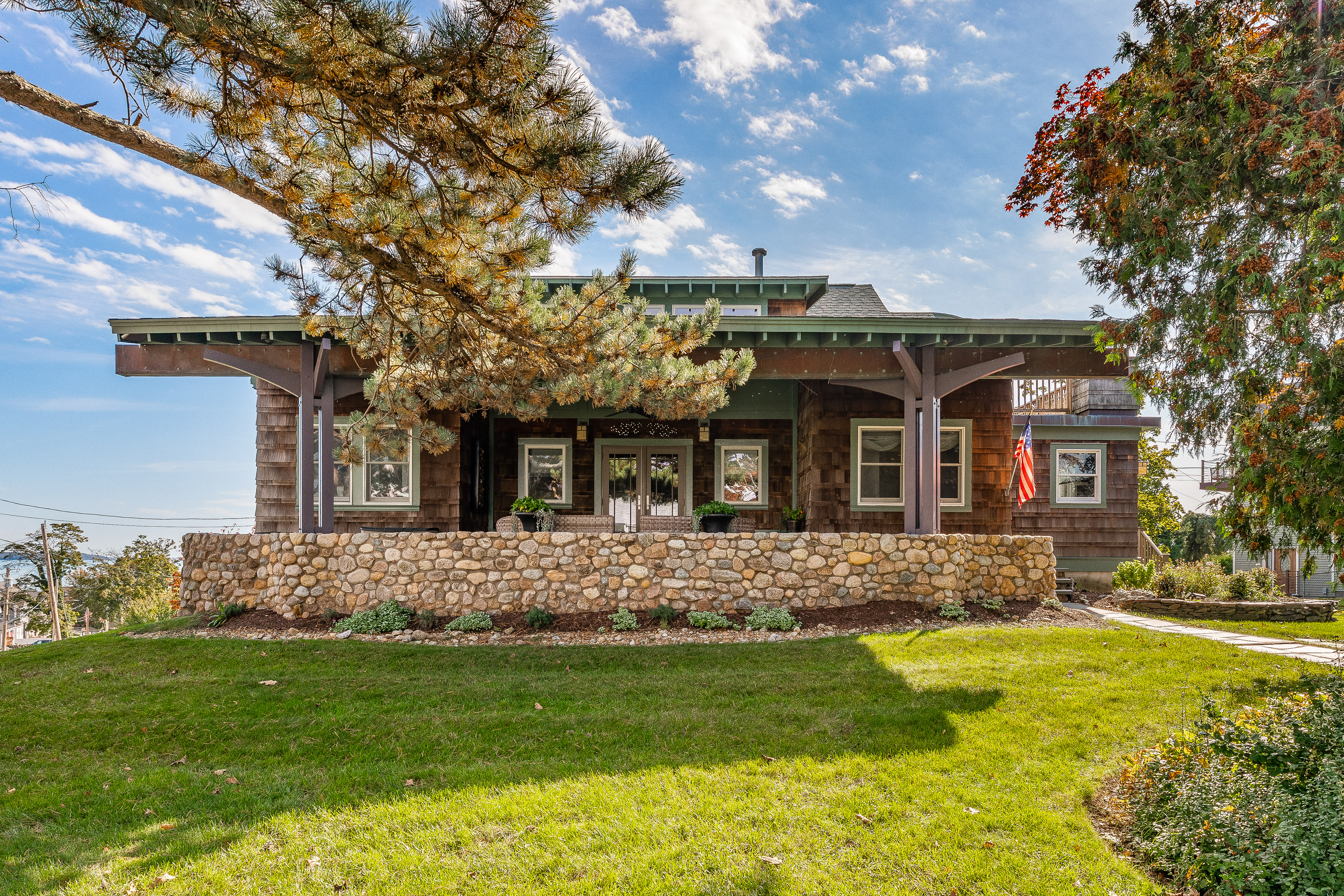 224-bellevue-quincy-exterior