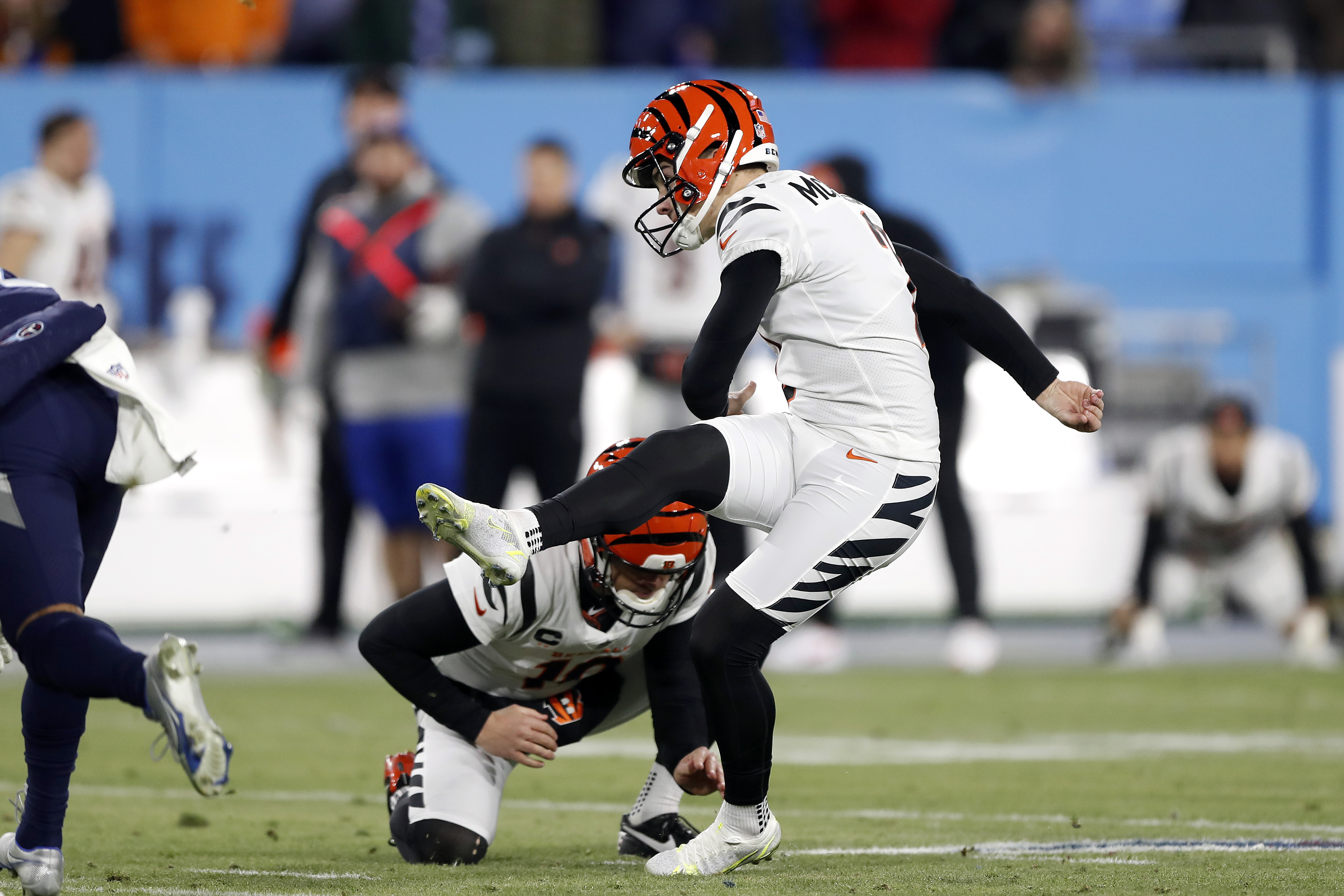 Evan McPherson FG as time expires lifts Bengals past Titans 19-16