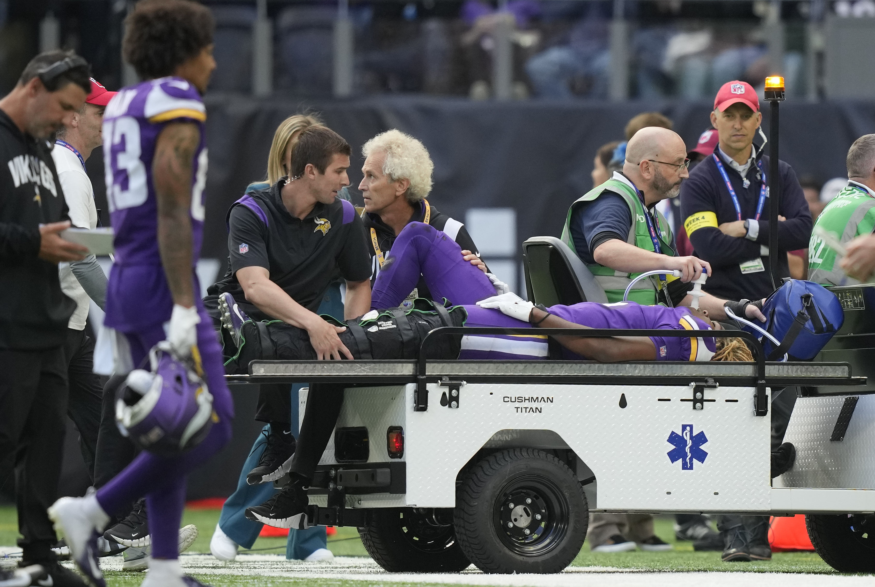 Minnesota Vikings safety, former Everett star Lewis Cine suffers severe  left leg injury in London - The Boston Globe