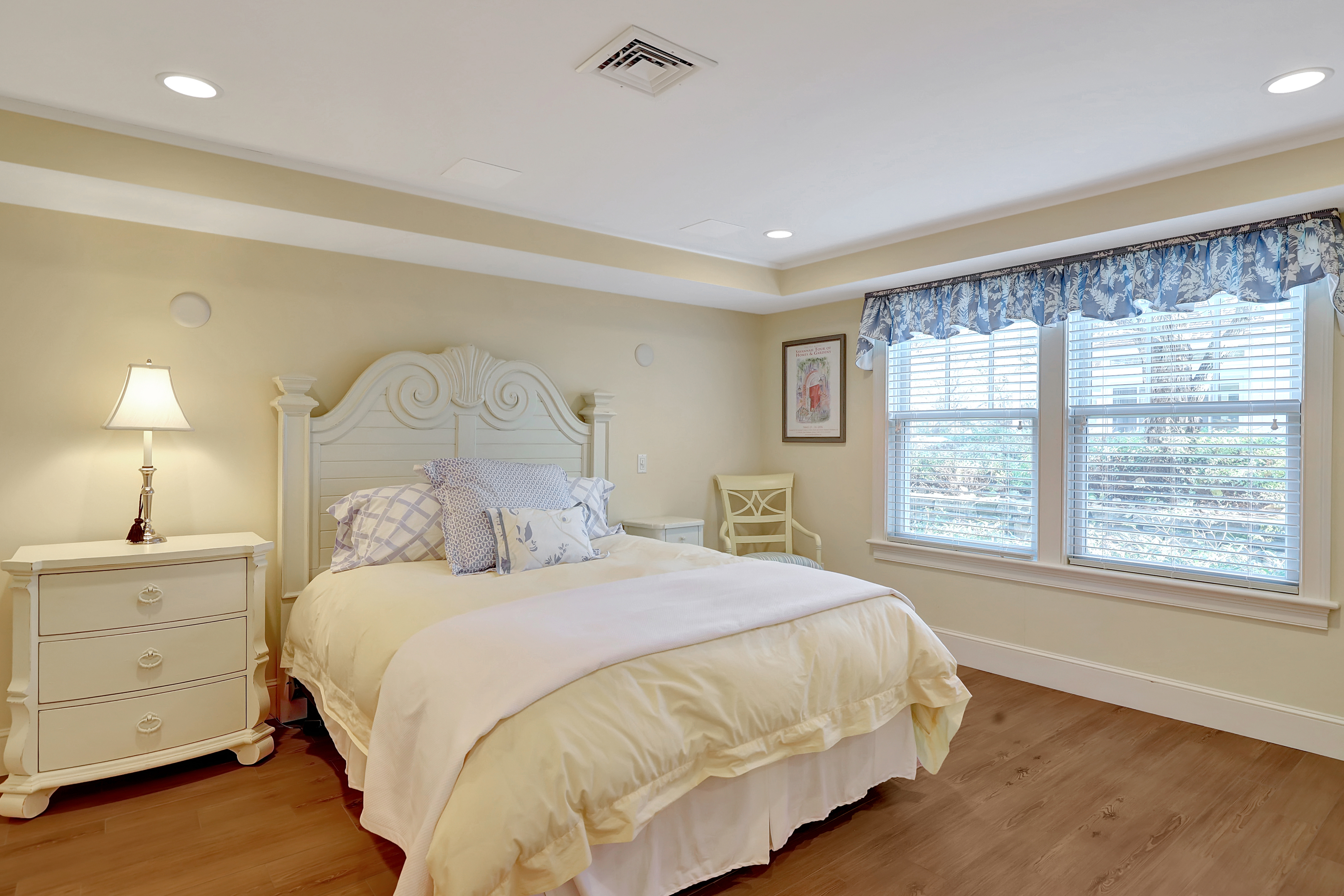 125-greensward-road-mashpee-upper-bedroom-2
