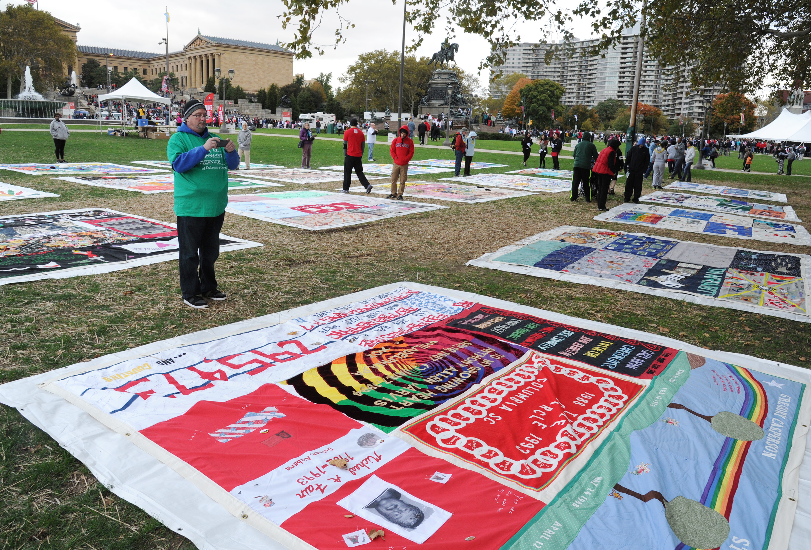 How the AIDS Quilt Allowed Millions to Memorialize the Epidemic