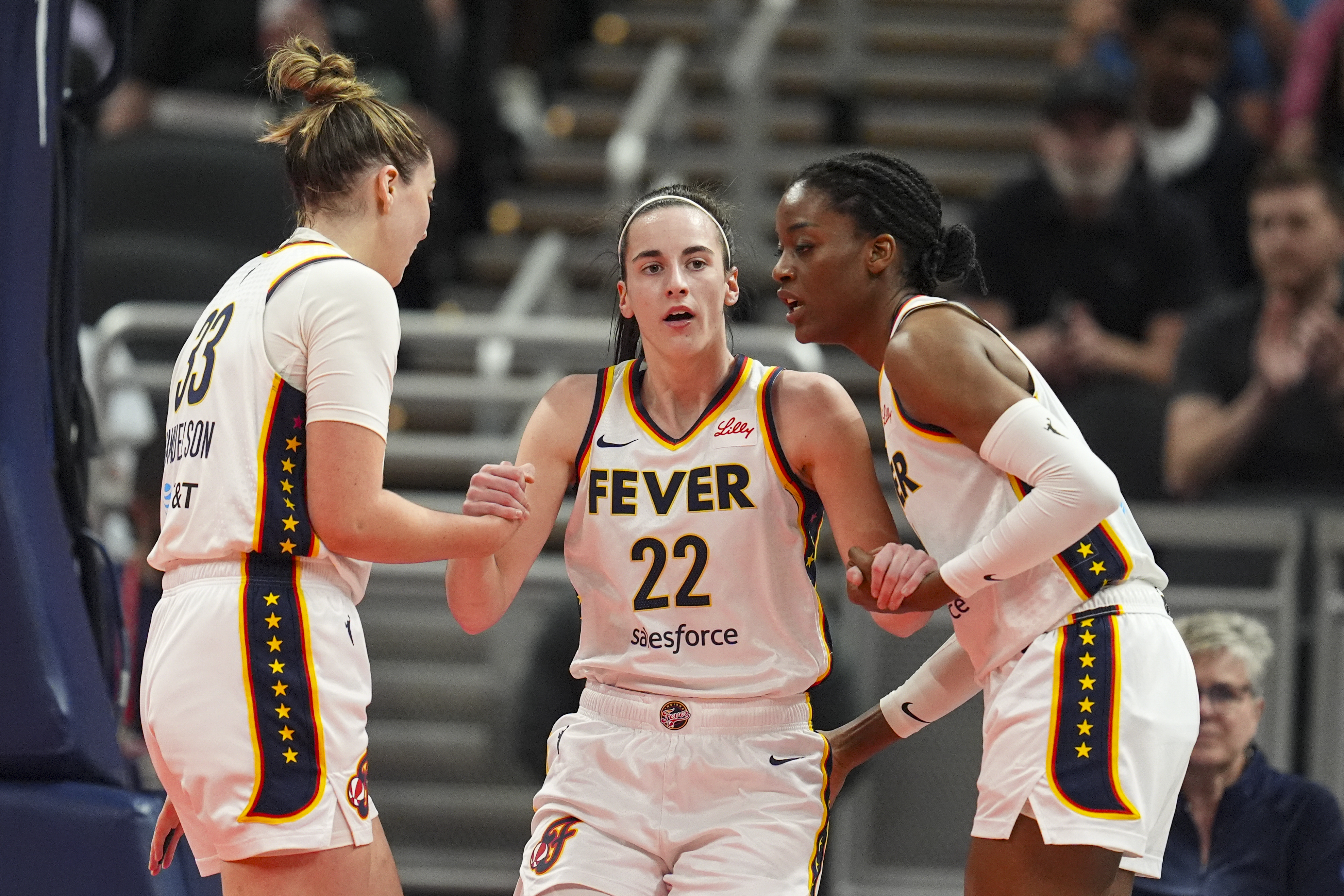 Caitlin Clark returns from first-half injury, but Fever lose to Sun