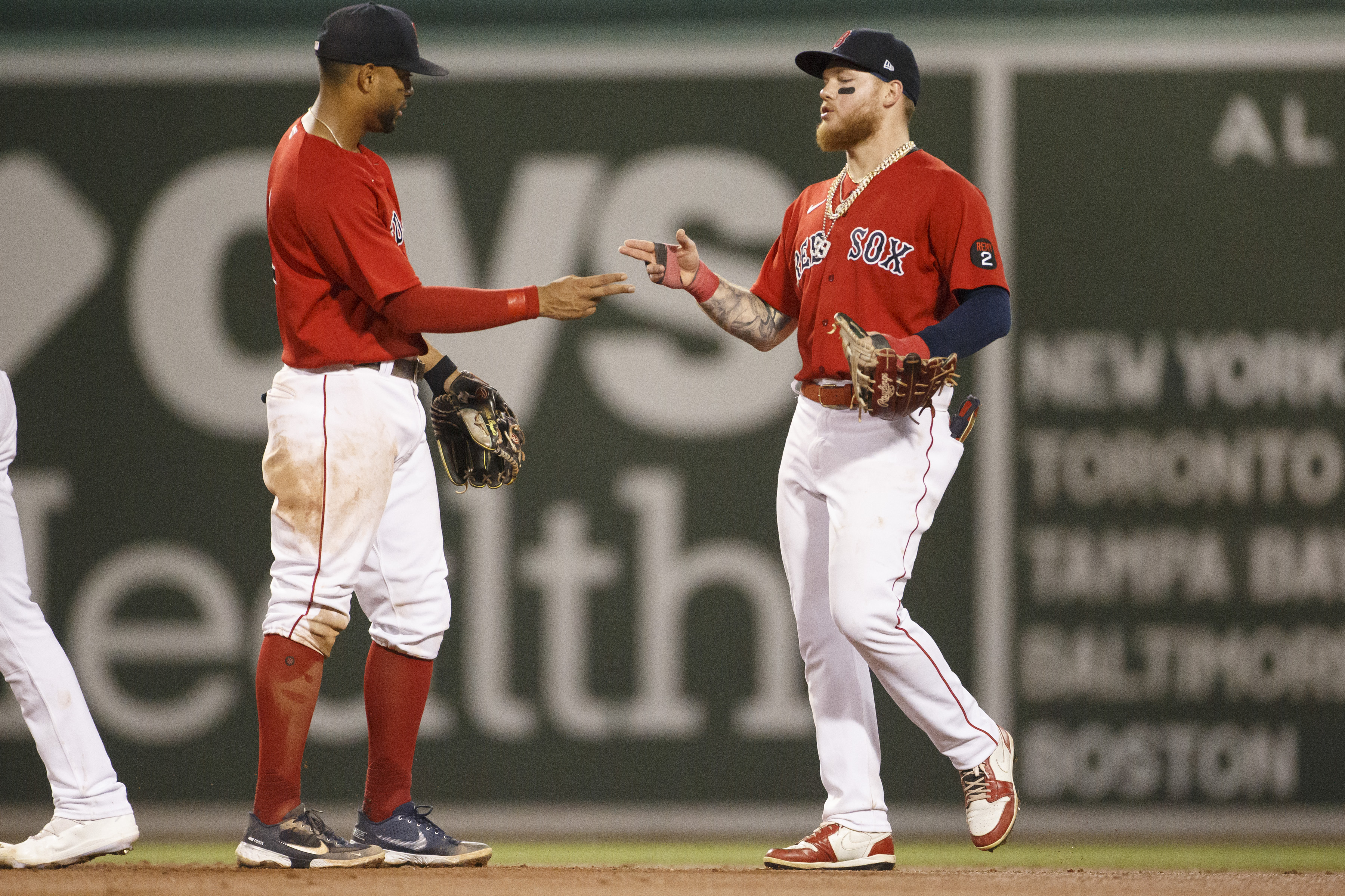 Eric Hosmer comes through with game-winning RBI double as Red Sox