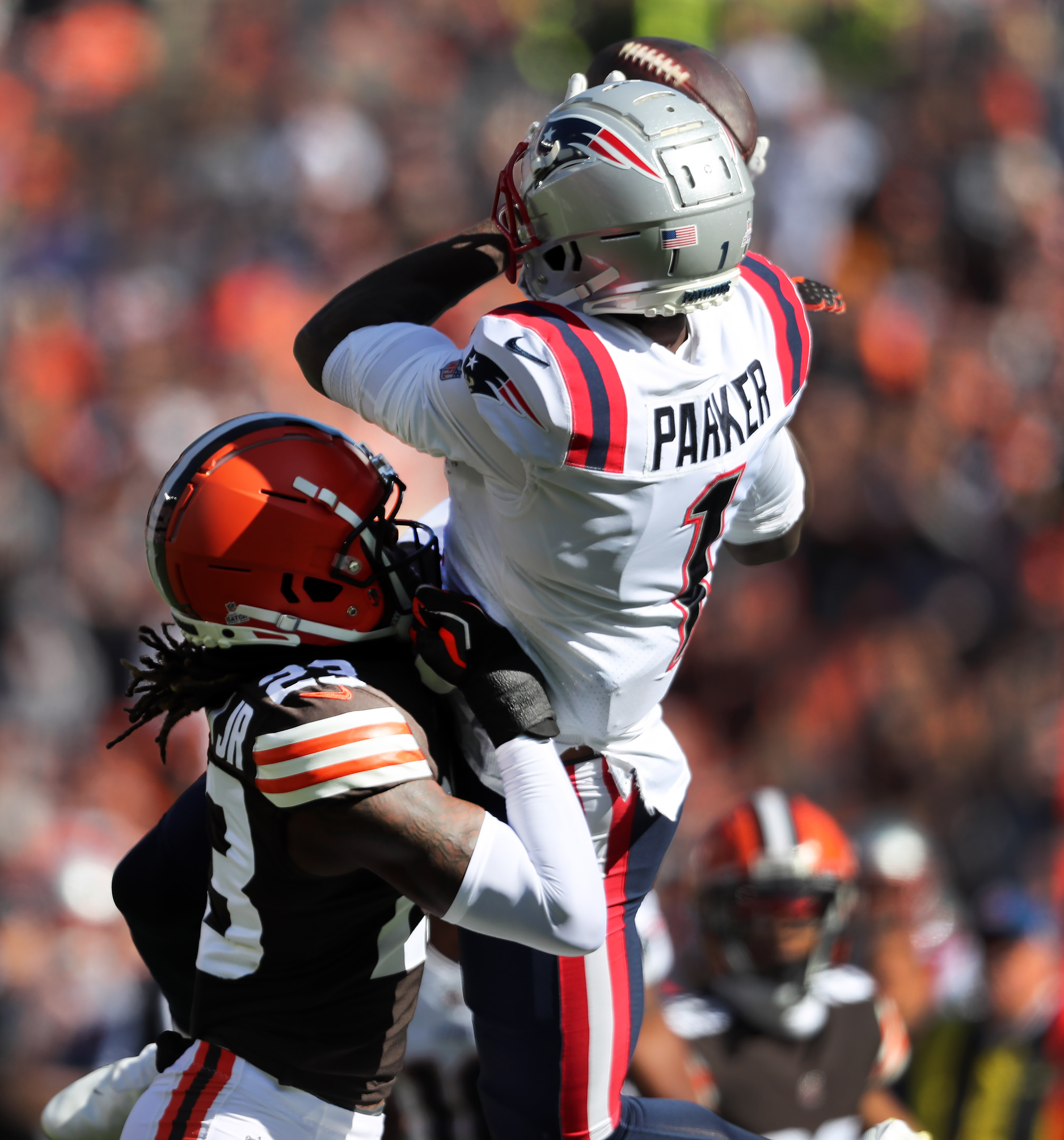 Patriots receiver DeVante Parker grabbed some attention with an acrobatic  catch against the Browns - The Boston Globe