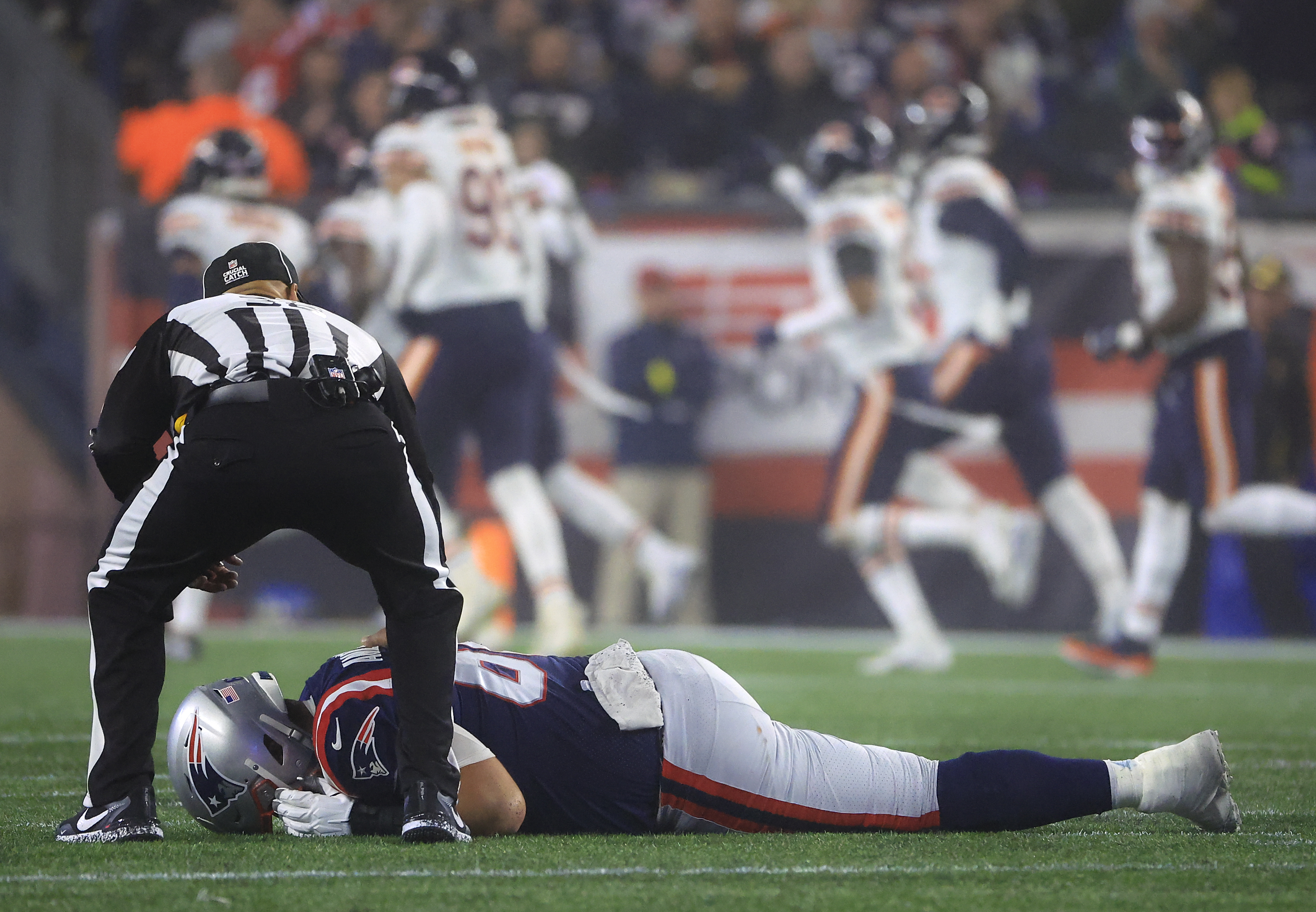 David Andrews will use time on PUP to mentor Patriots' young offensive  linemen - CBS Boston