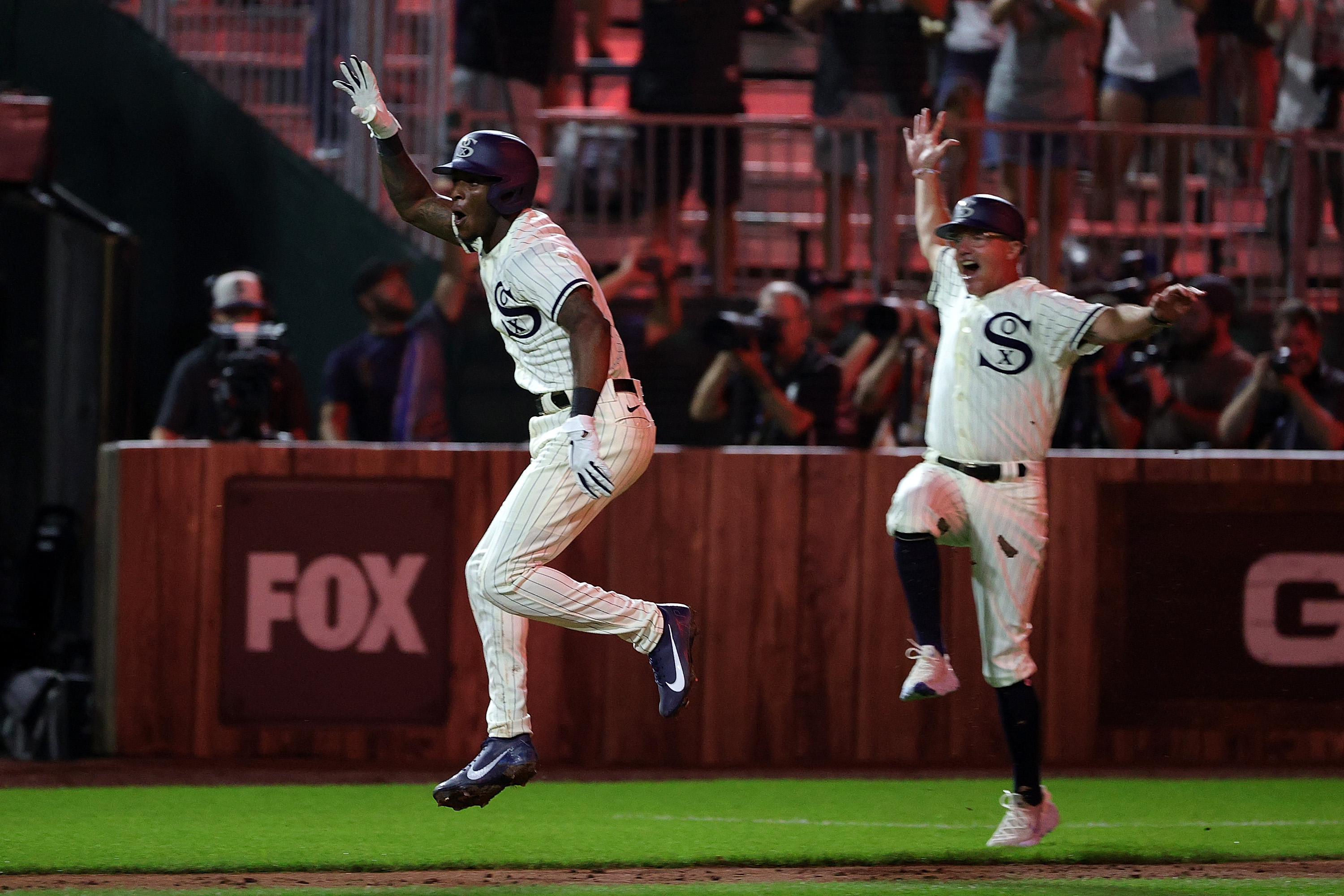 Dream ending in Iowa: White Sox's Anderson hits walk-off home run
