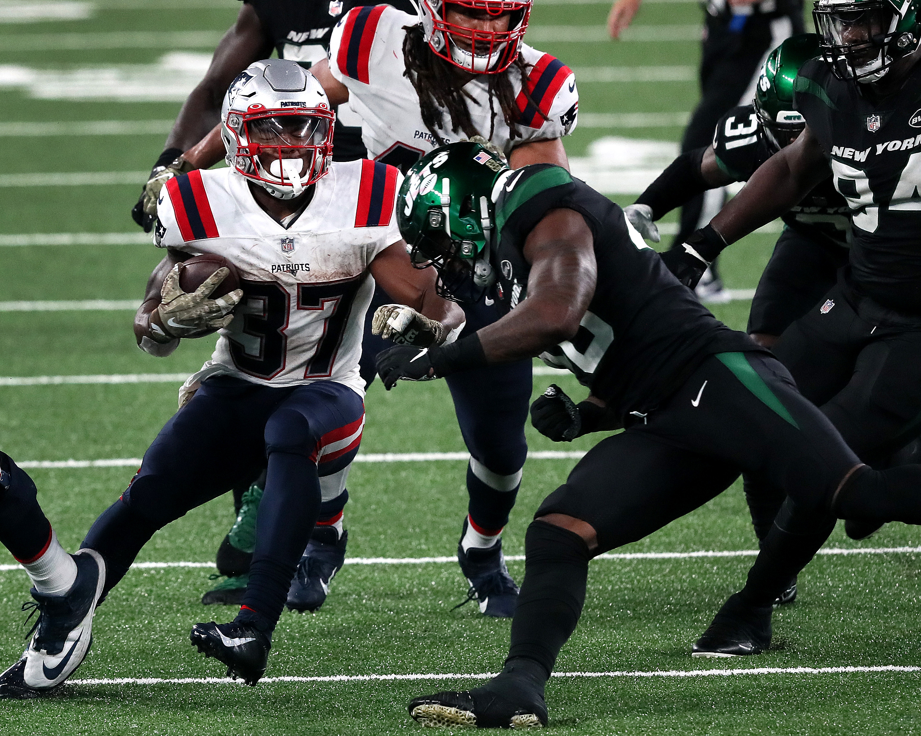 Damien Harris finished with 71 yards on 14 carries.
