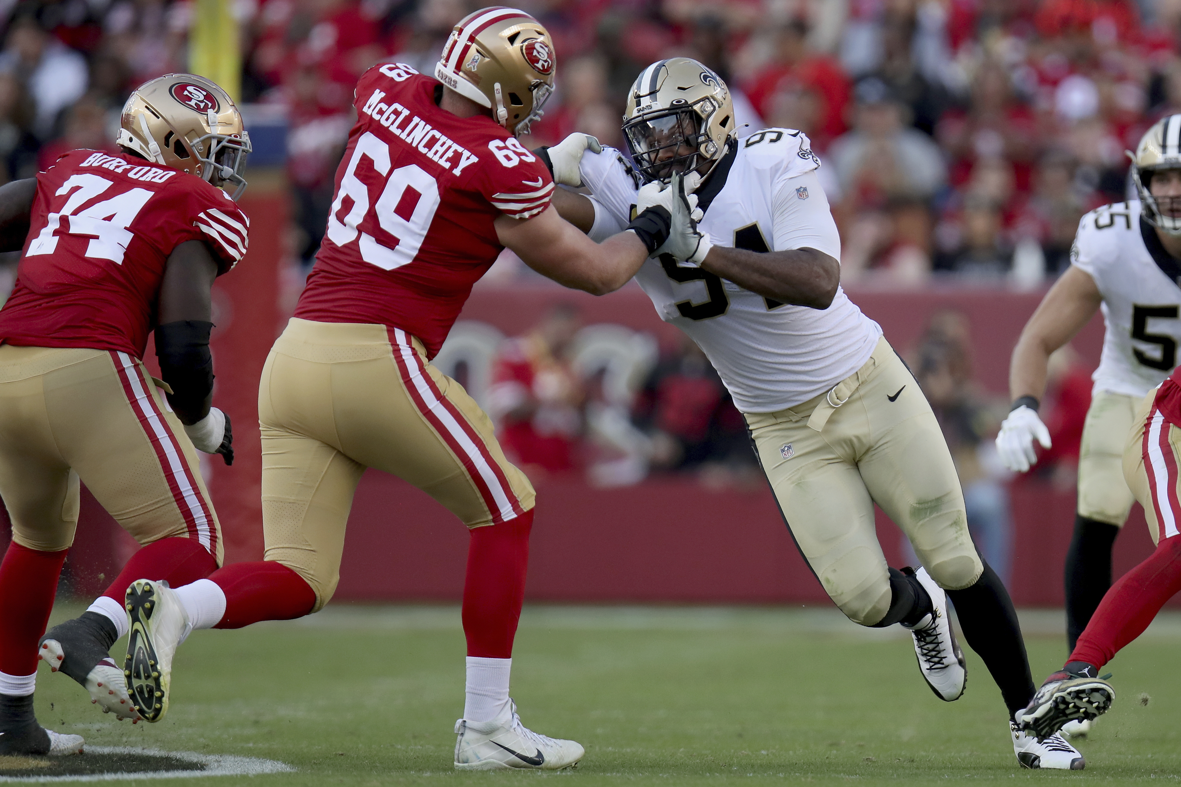 49ers tackle Mike McGlinchey returns to practice