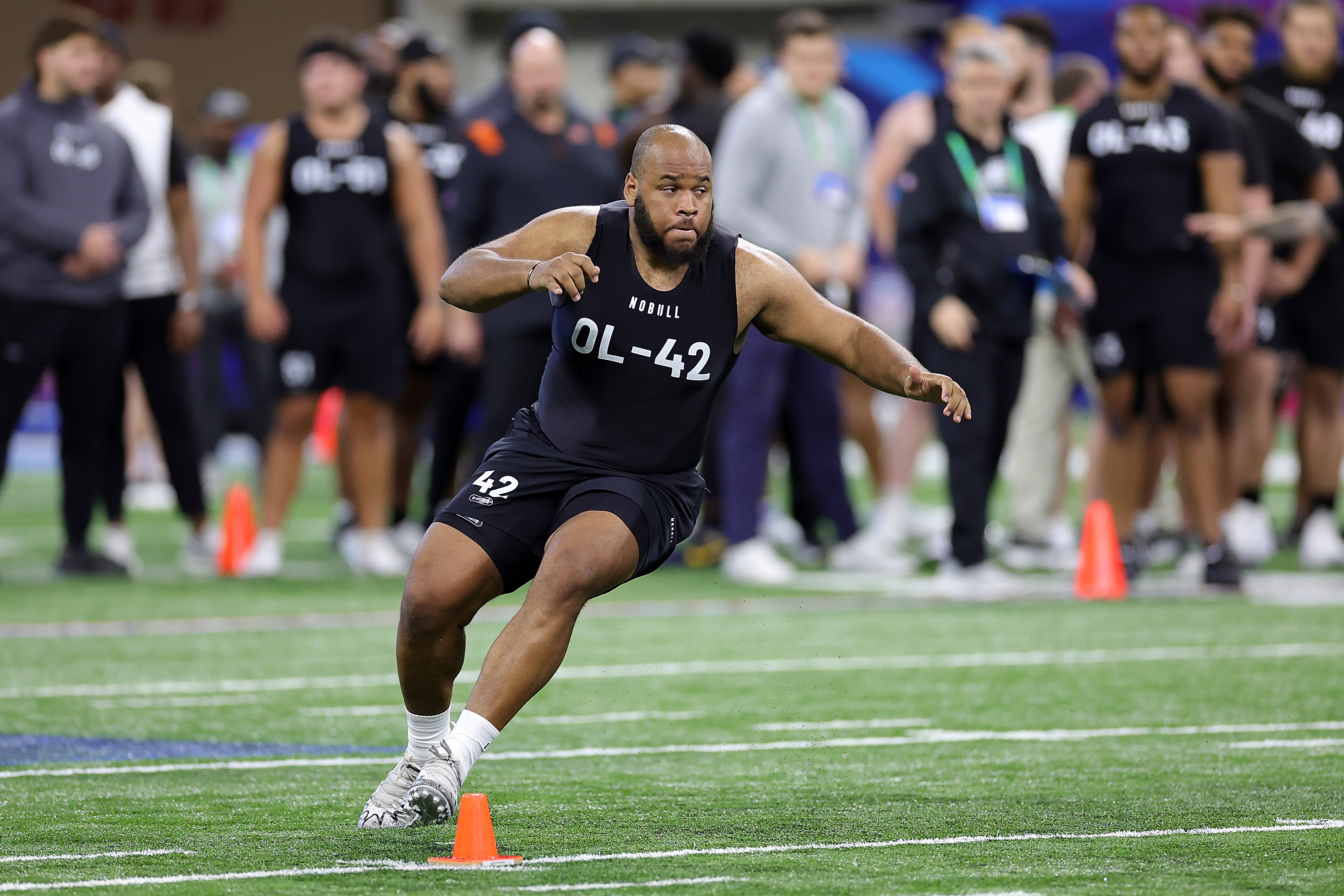 Forget about receivers or tight ends, Patriots need offensive linemen (and  a kicker) - The Boston Globe