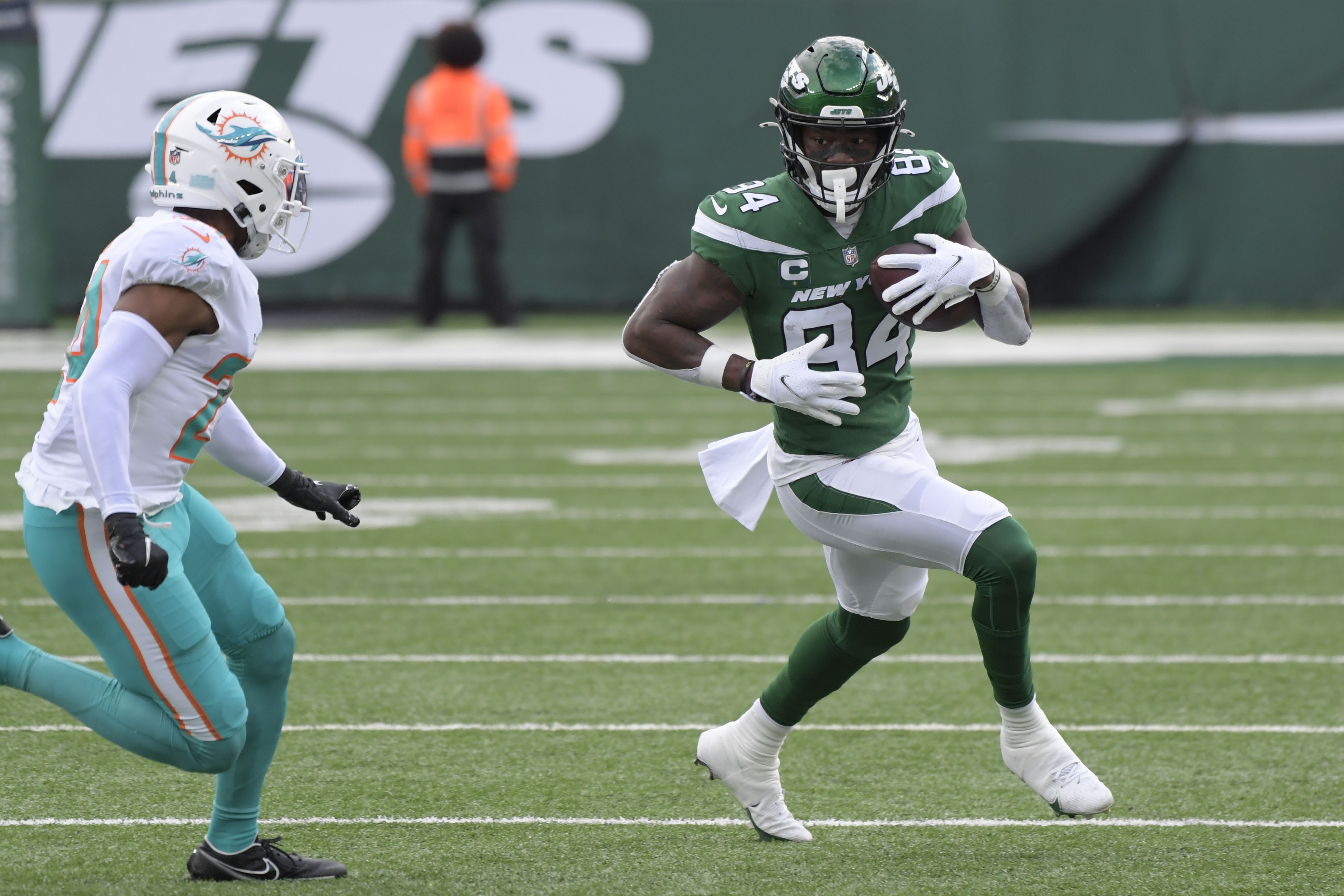 Corey Davis of Jets says he is stepping away from football