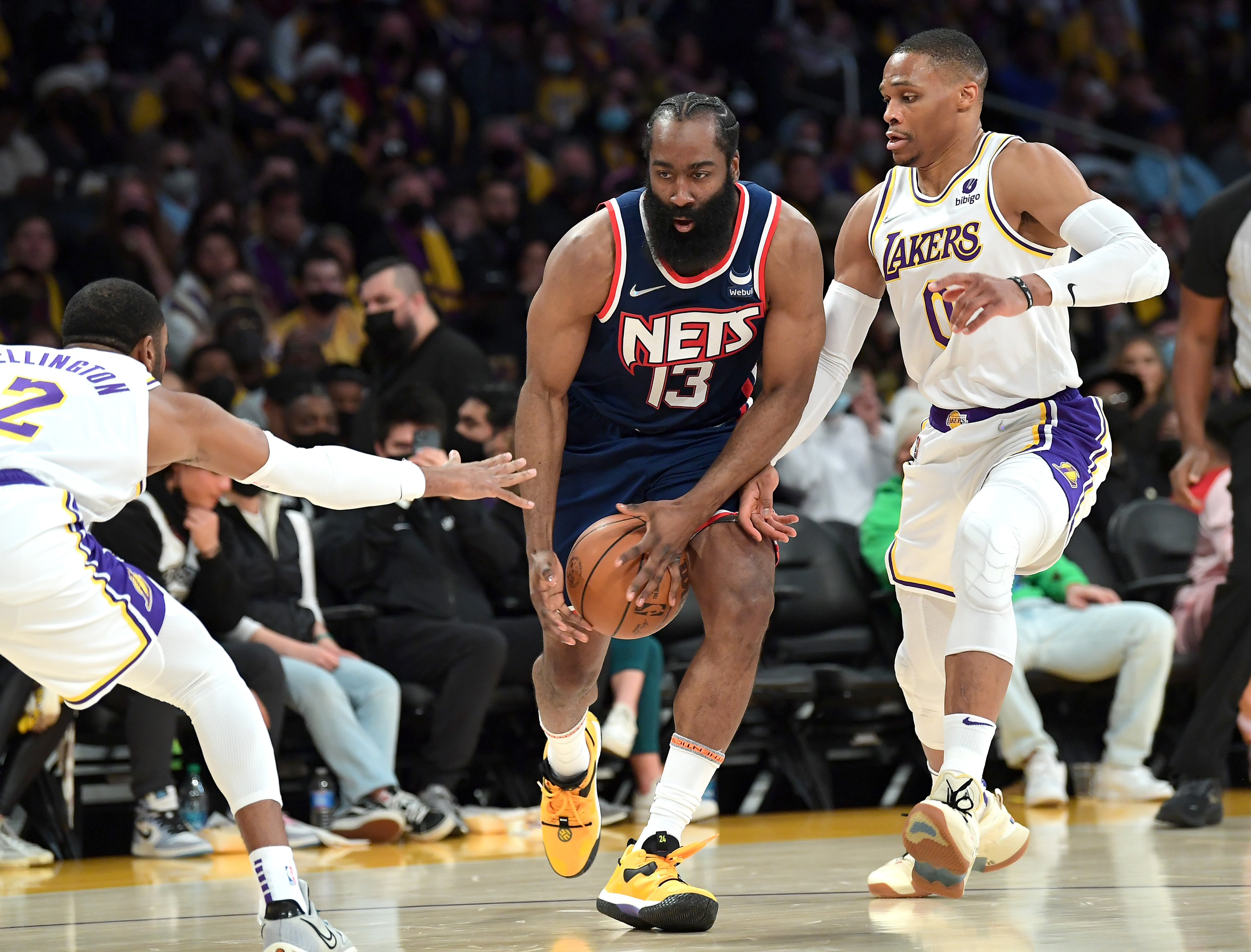 James Harden hot, but LeBron James hotter as Lakers top Nets