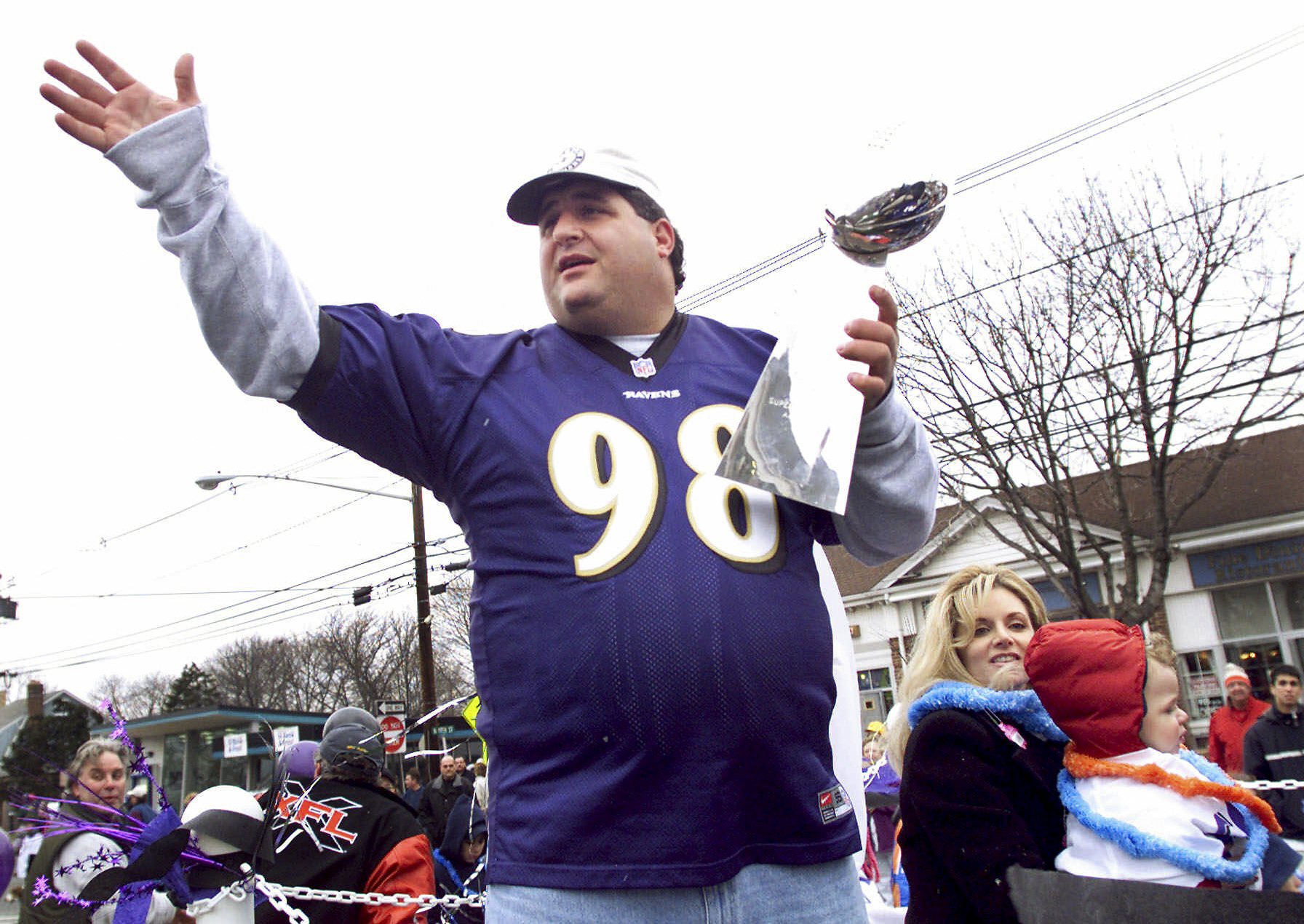 Tony Siragua's personality shines through at Super Bowl XXXV