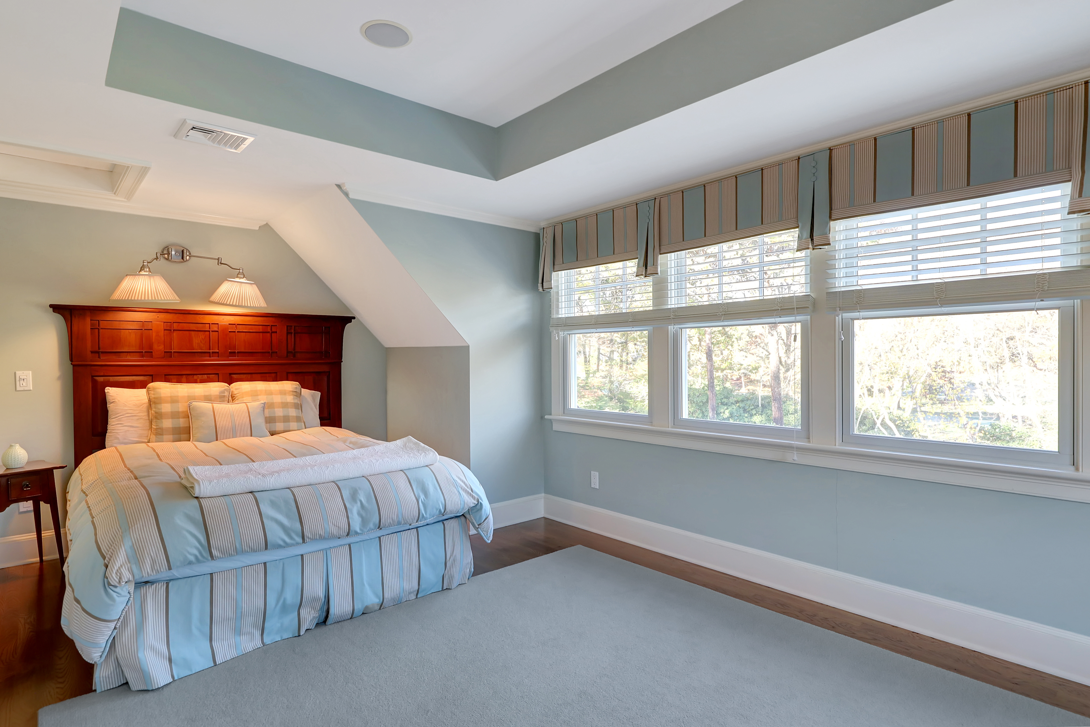 125-greensward-road-mashpee-upper-bedroom