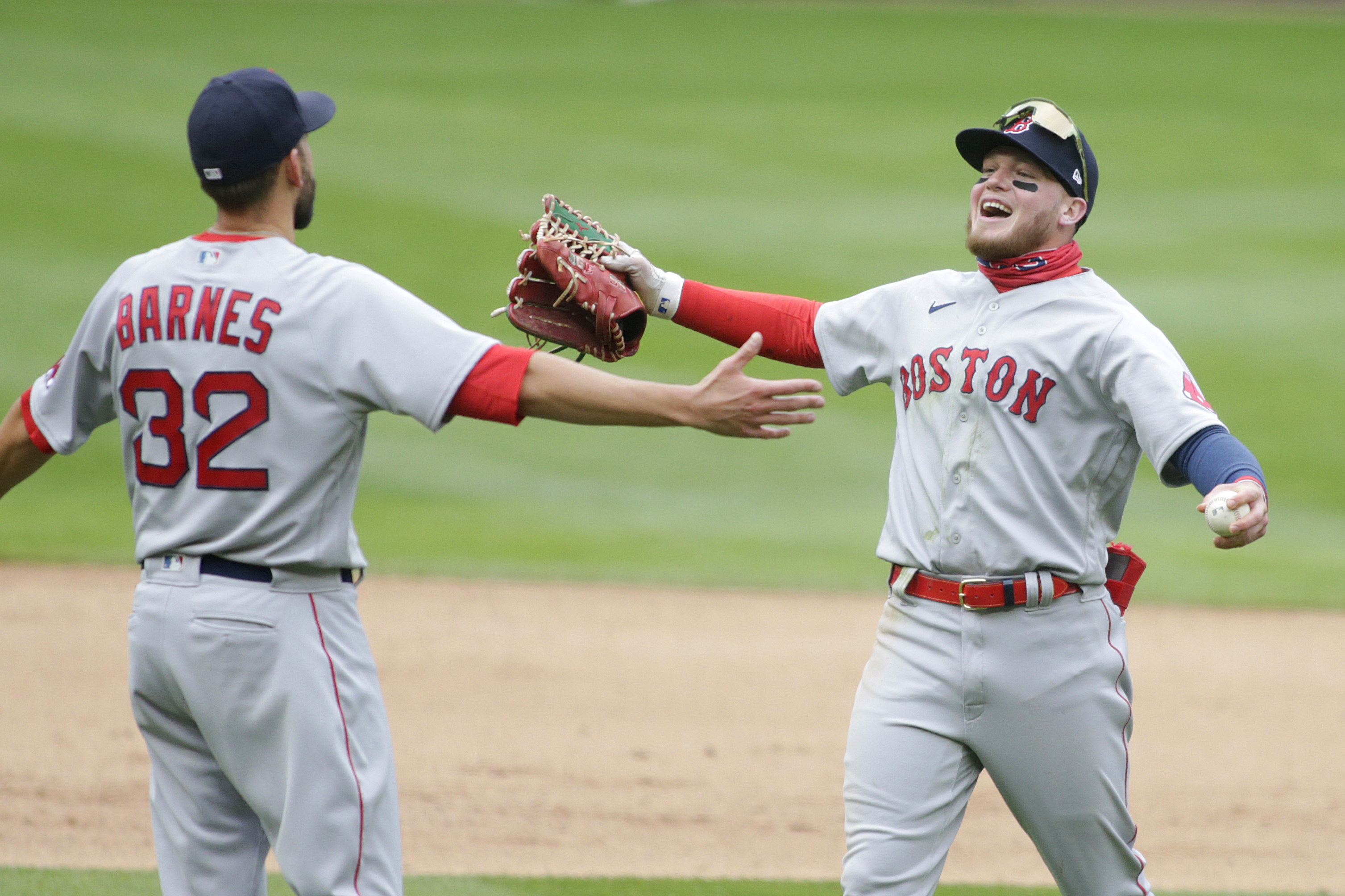 Red Sox beat Twins with home runs from Verdugo, Bogaerts