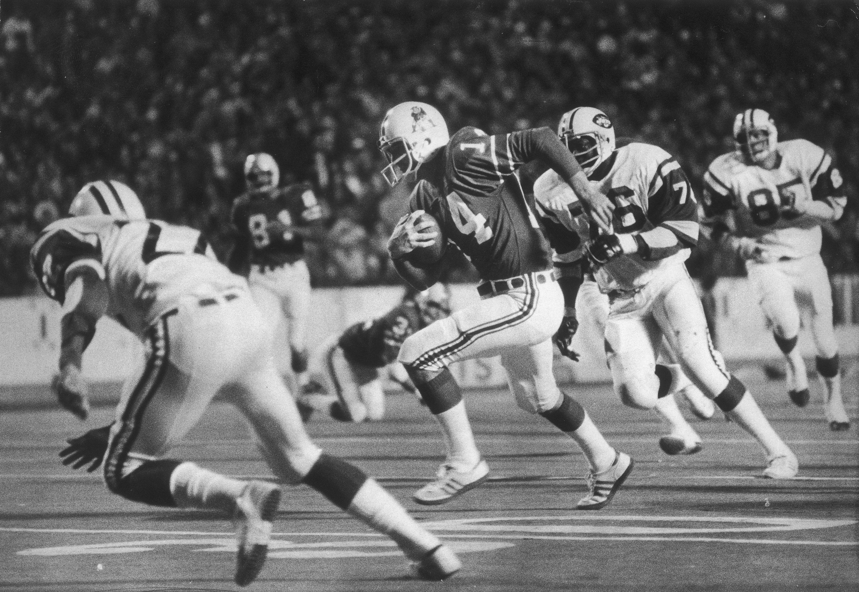 Where Are They Now: Long before Tom Brady, Steve Grogan was the Pats' QB